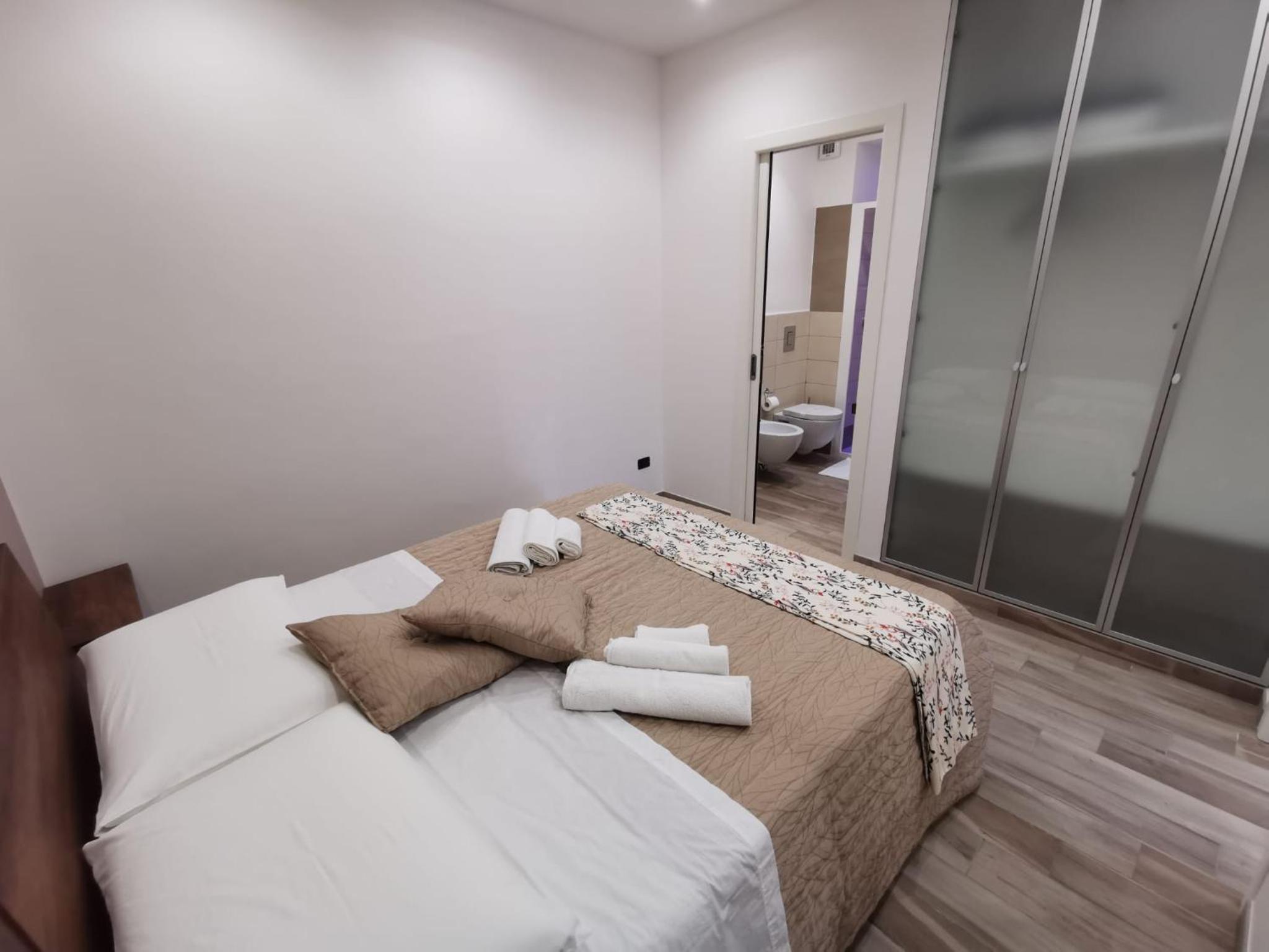 One-Bedroom Apartment - Photo 11