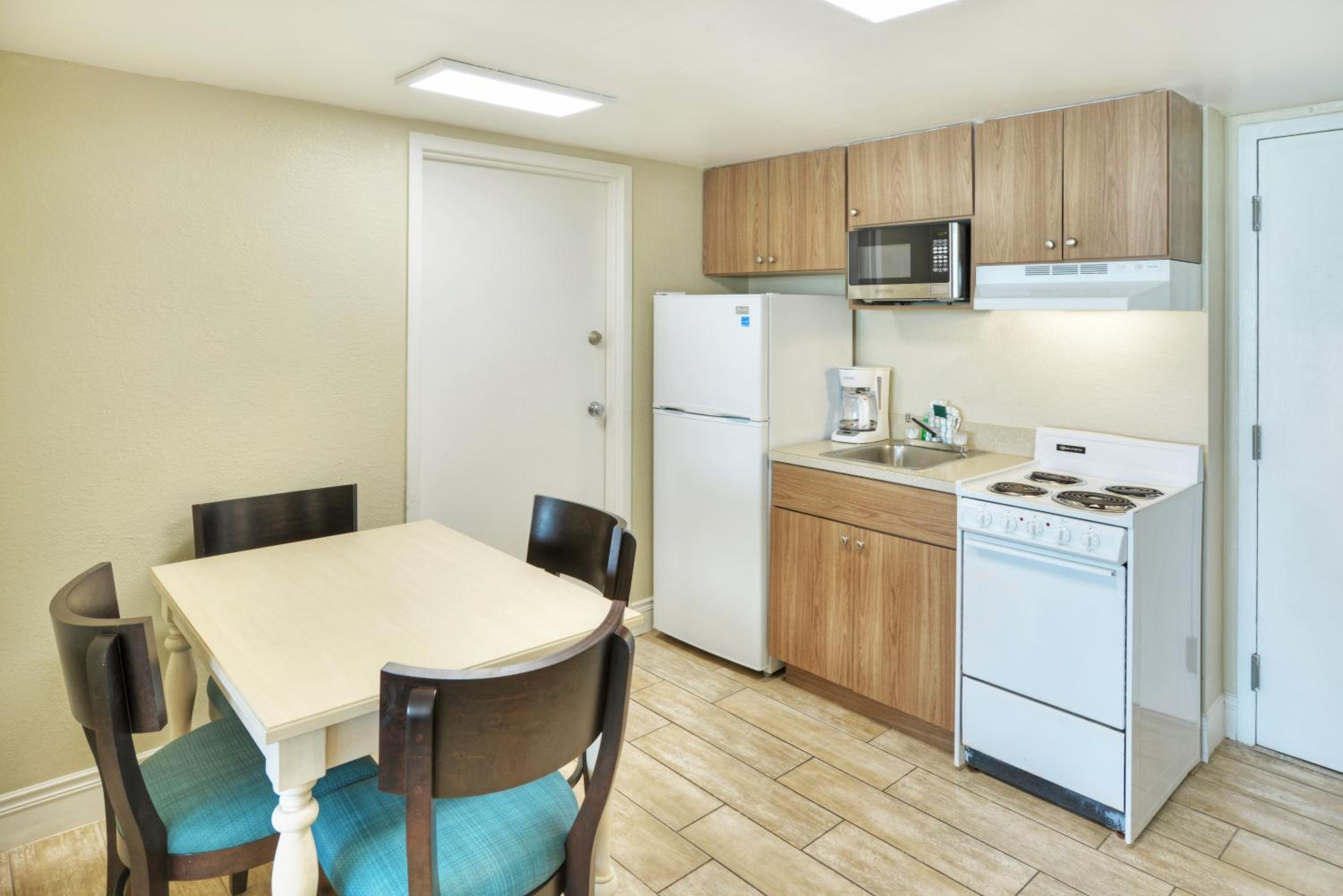 Deluxe Room with Kitchen - Ocean View - Photo 5