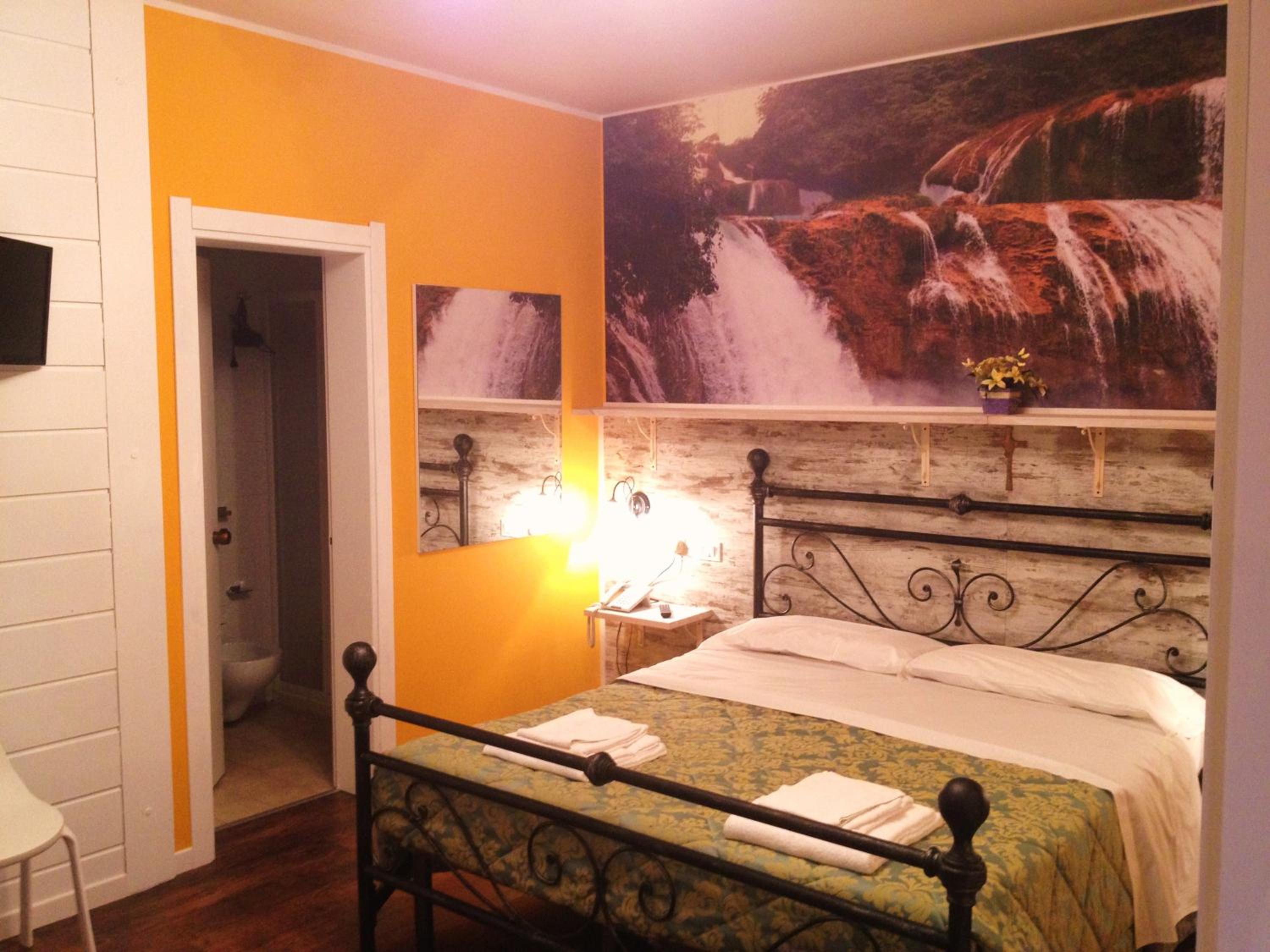 Double Room - Photo 4