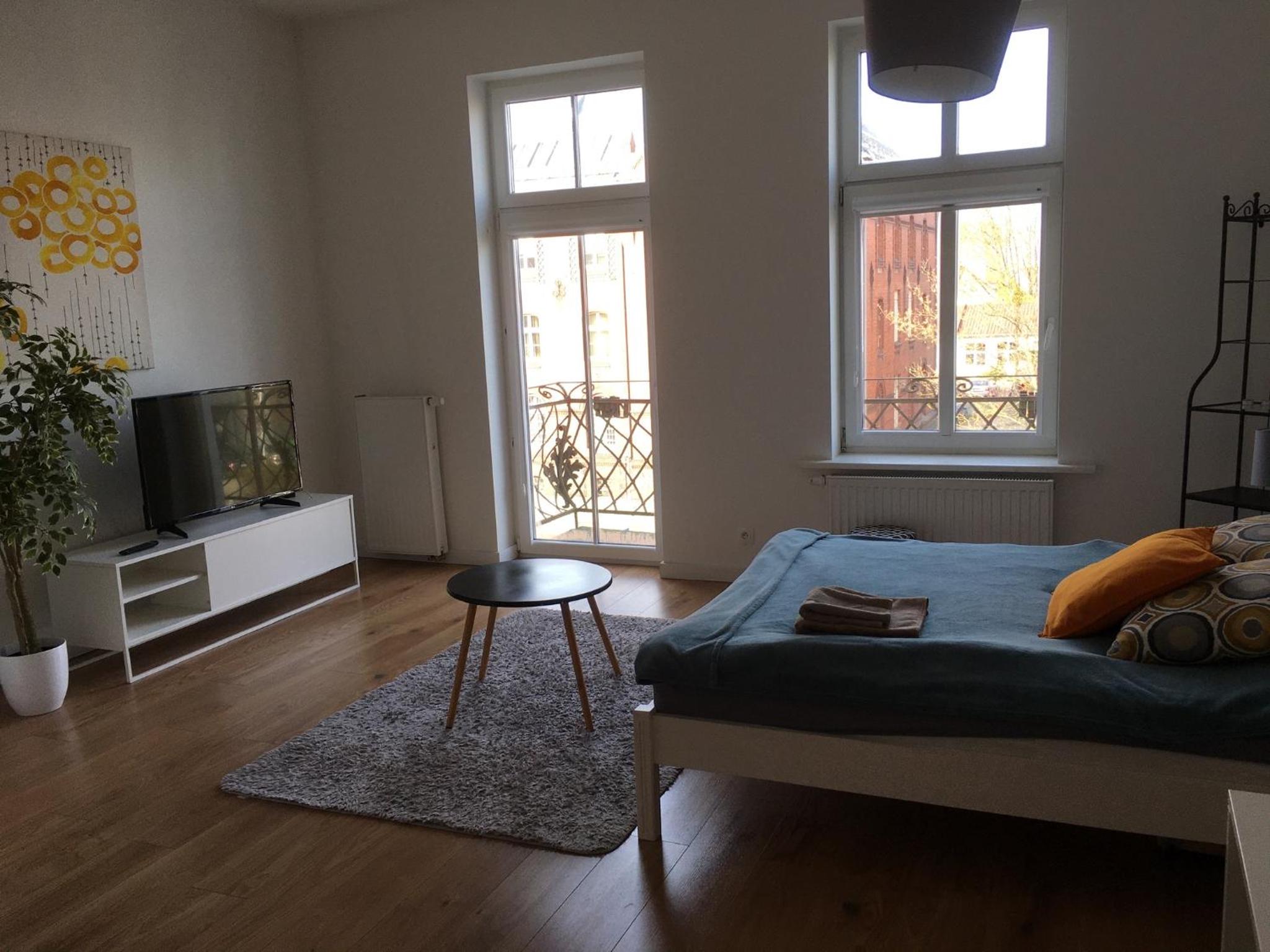 Apartment with Balcony photo 3
