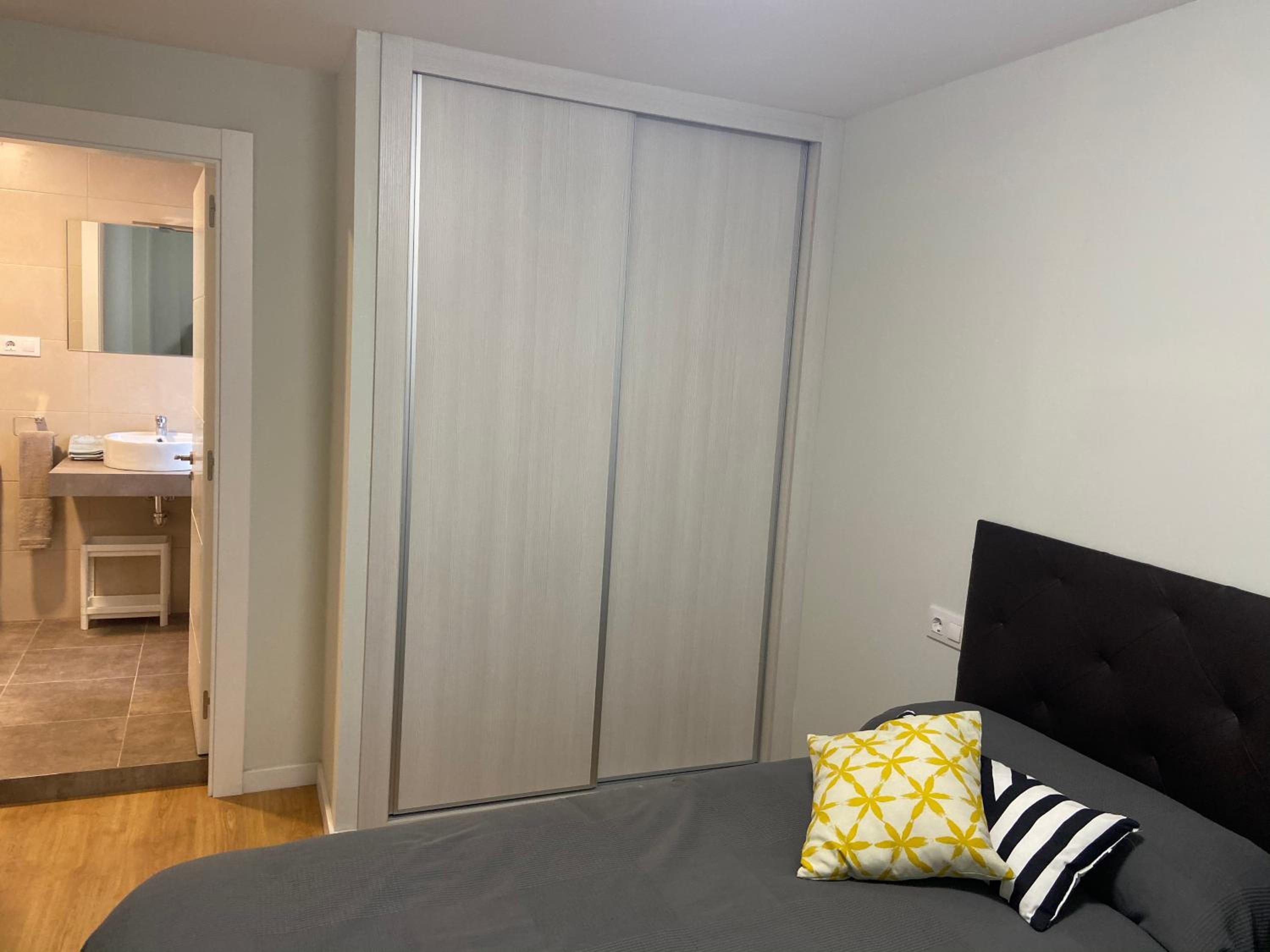 Three-Bedroom Apartment - Photo 4
