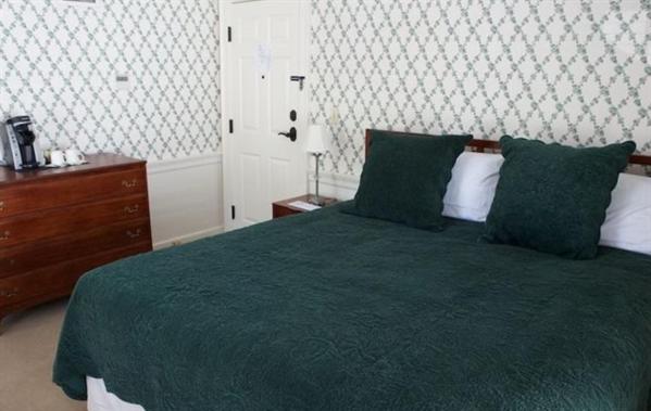 Standard King Room photo 1