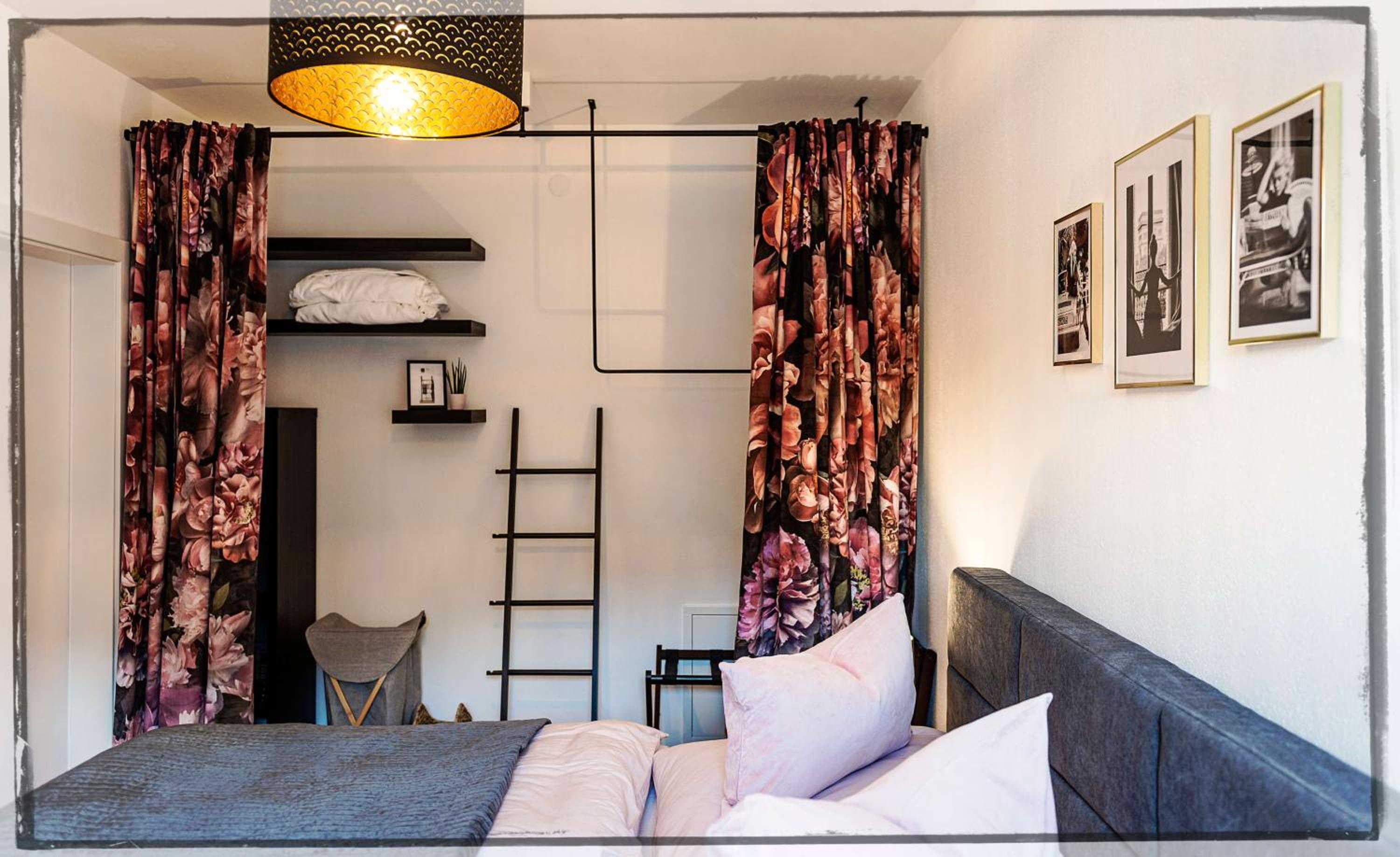 One-Bedroom Apartment photo 2