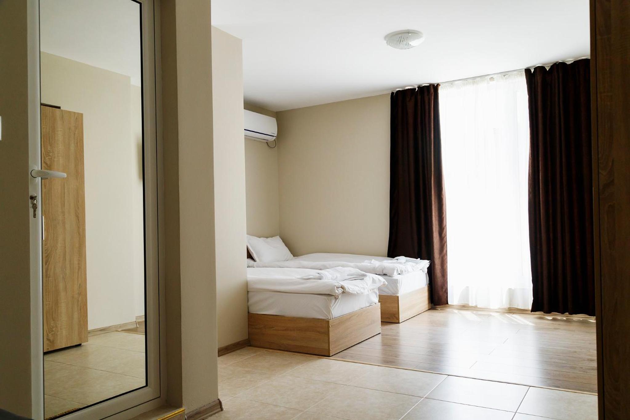 Budget Twin Room - Photo 5