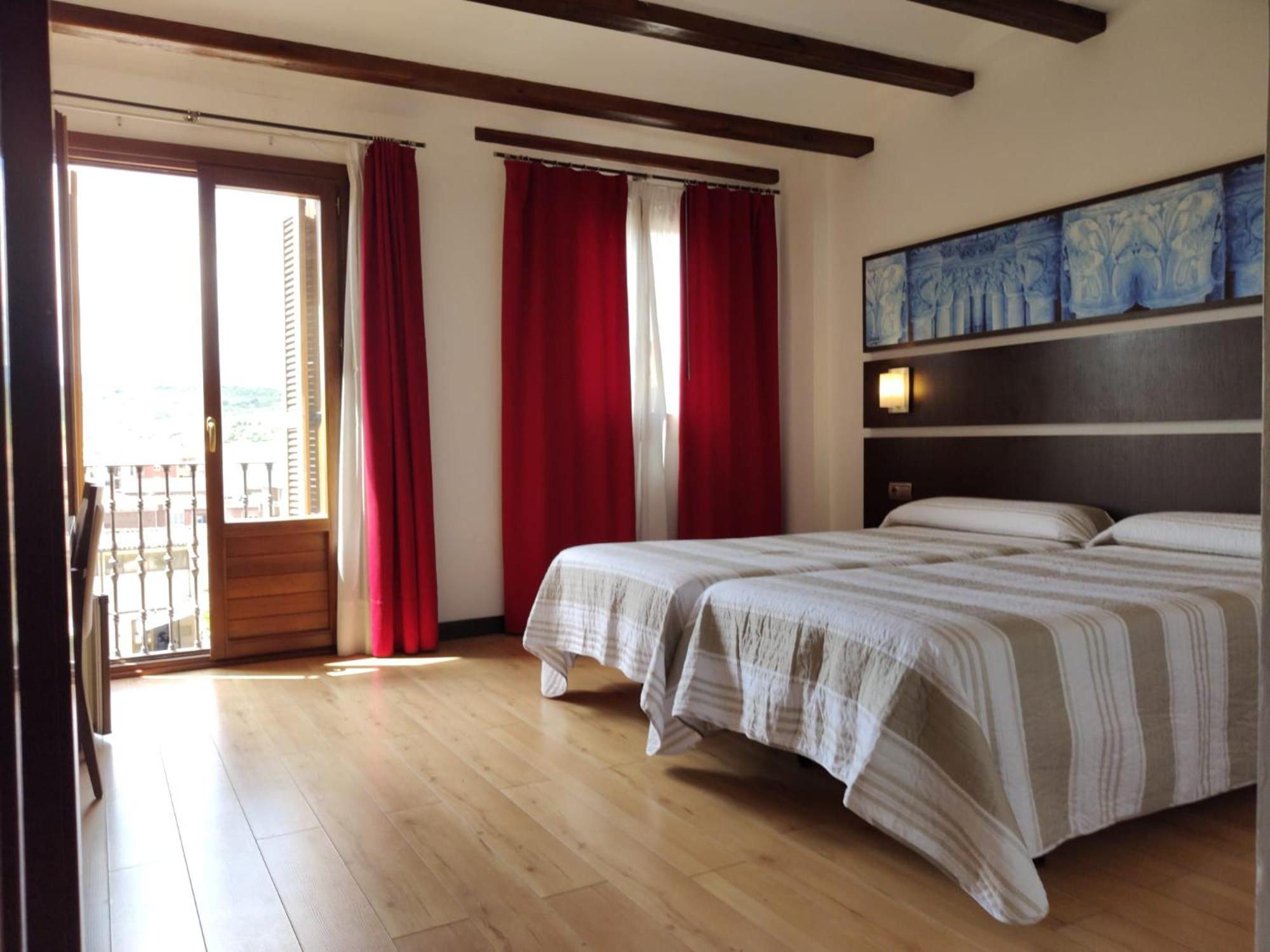 Quadruple Room - Photo 13