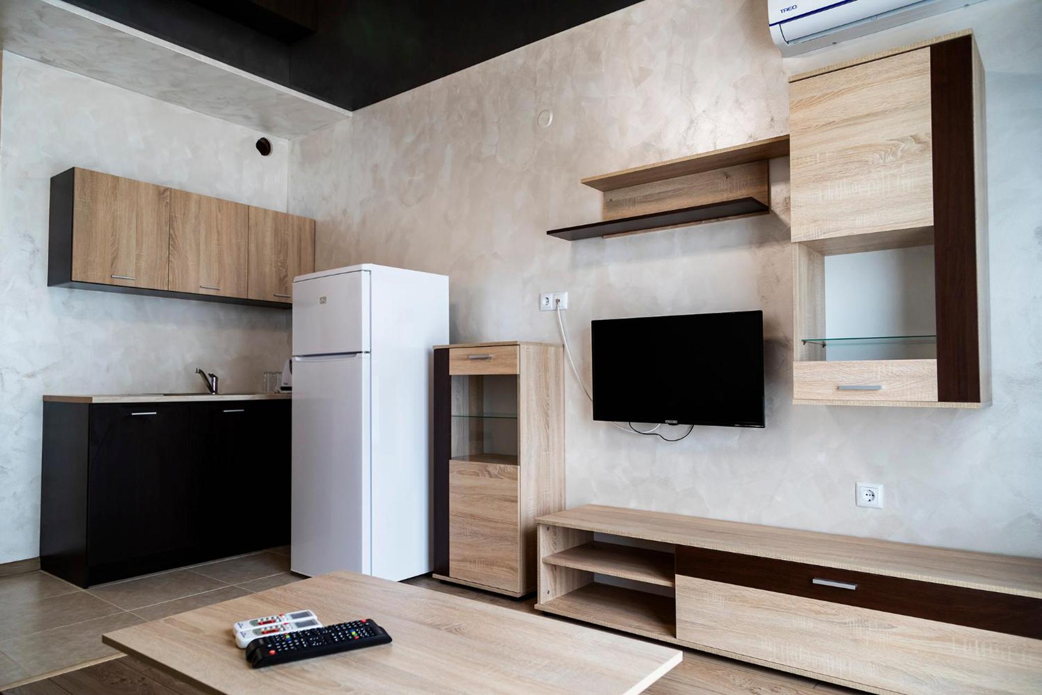 Apartment with Balcony - Photo 5
