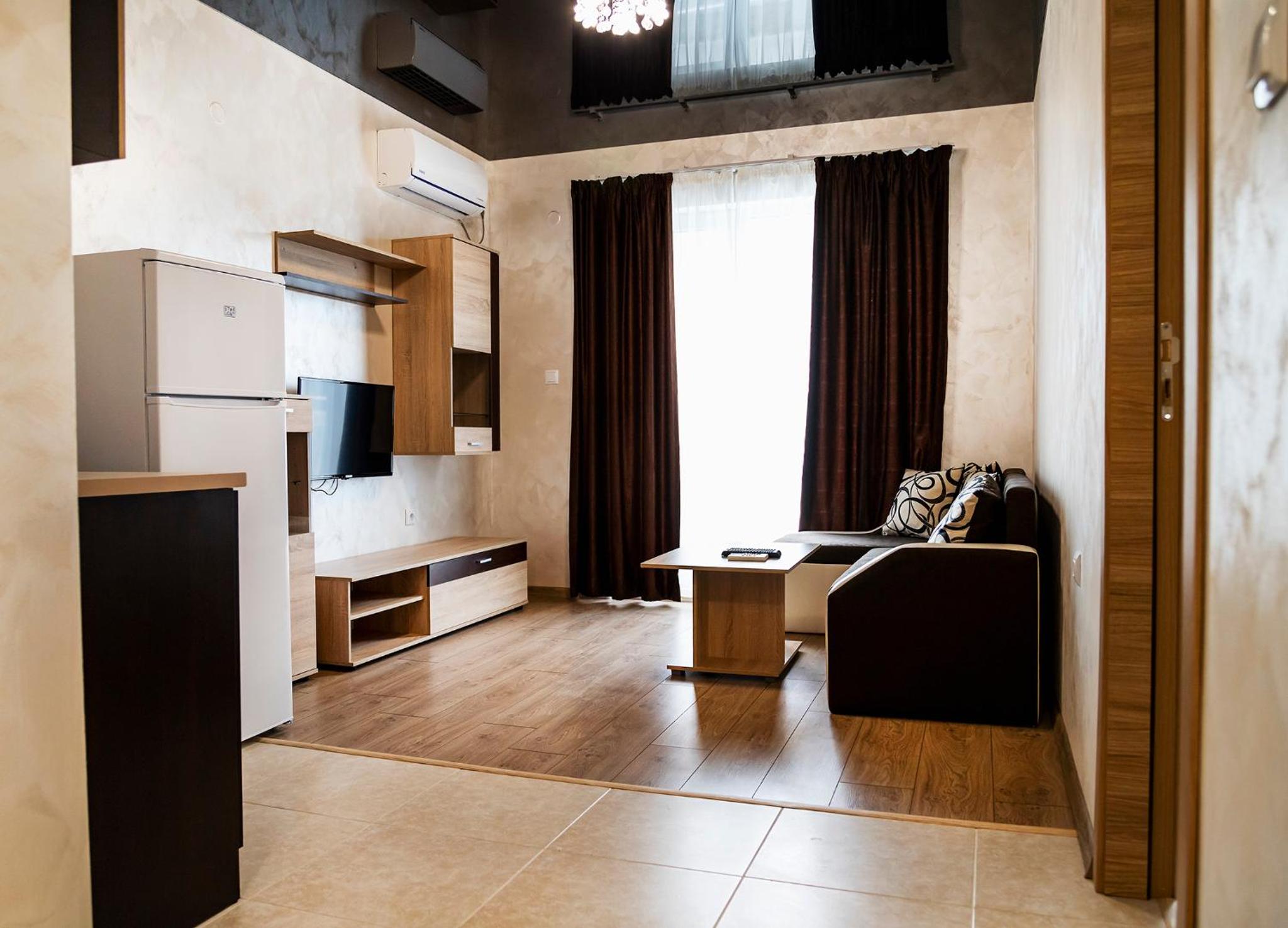 Apartment with Balcony - Photo 2