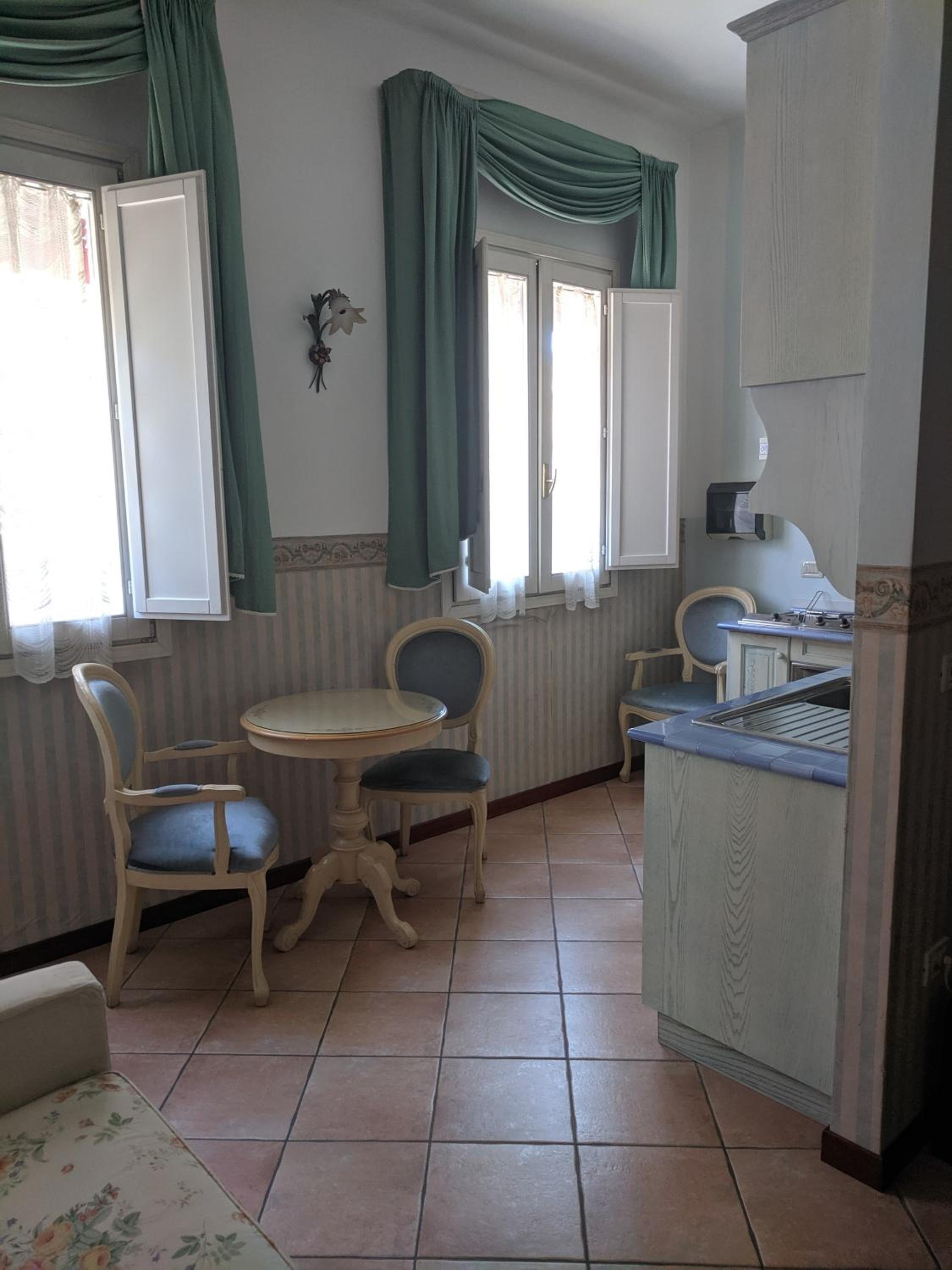 Superior Double Room with Private Bathroom photo 2