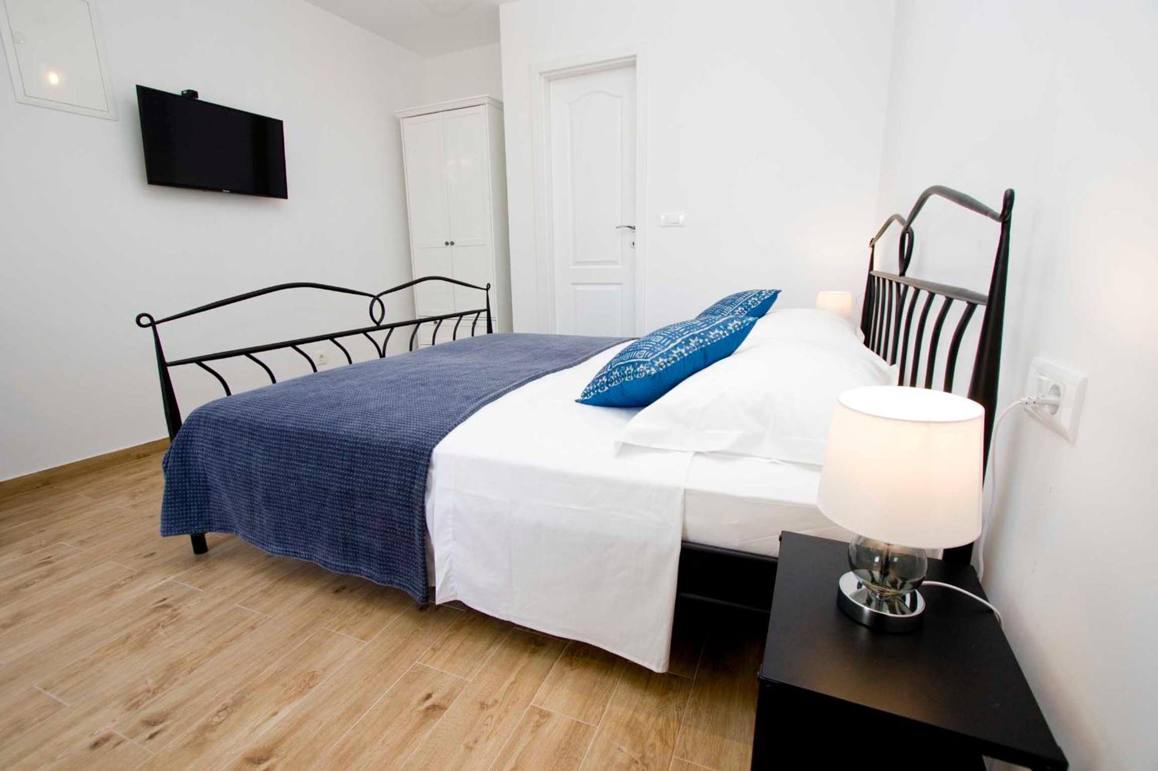 Studio Apartment photo 1
