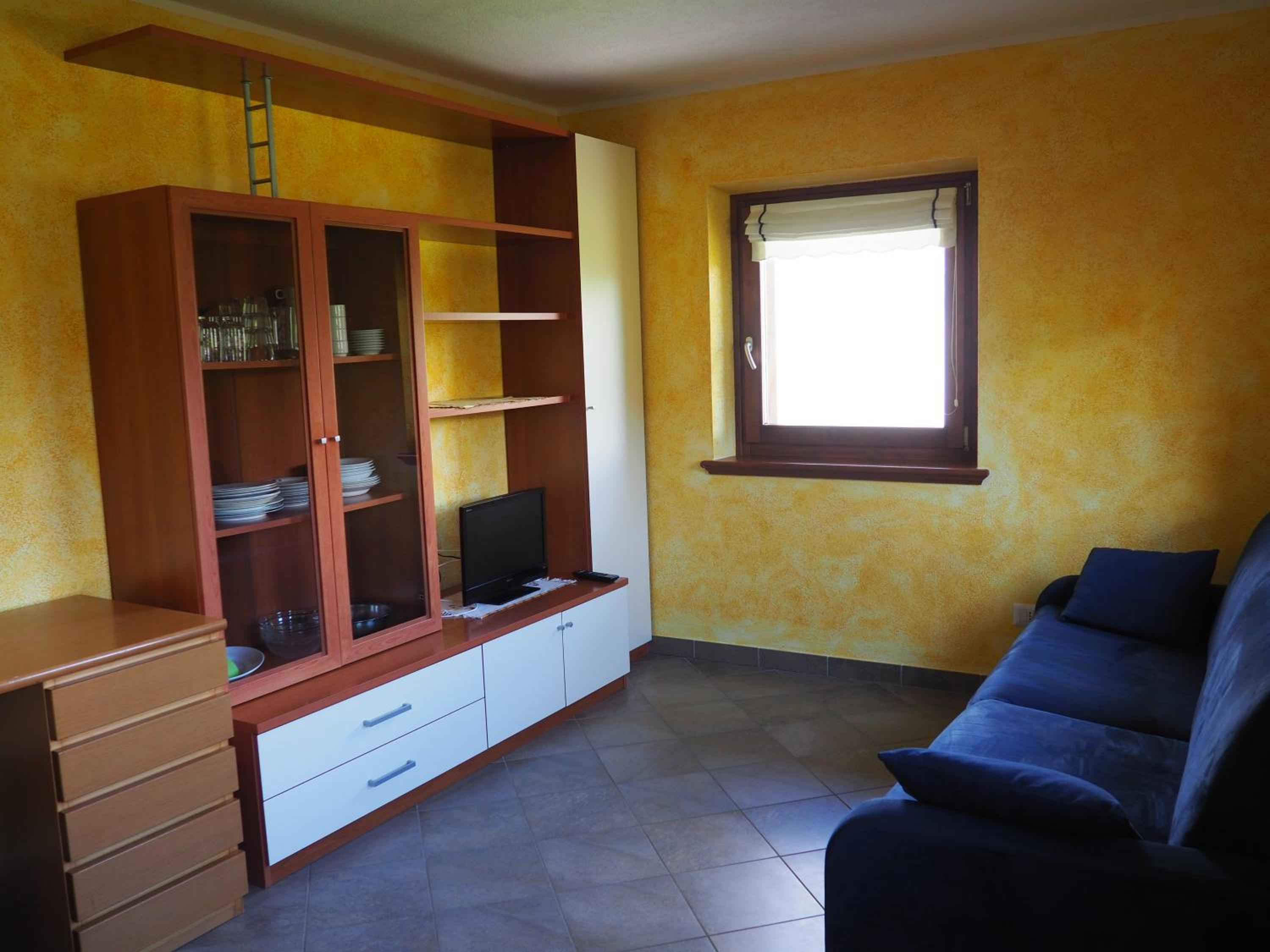 Apartment with Mountain View