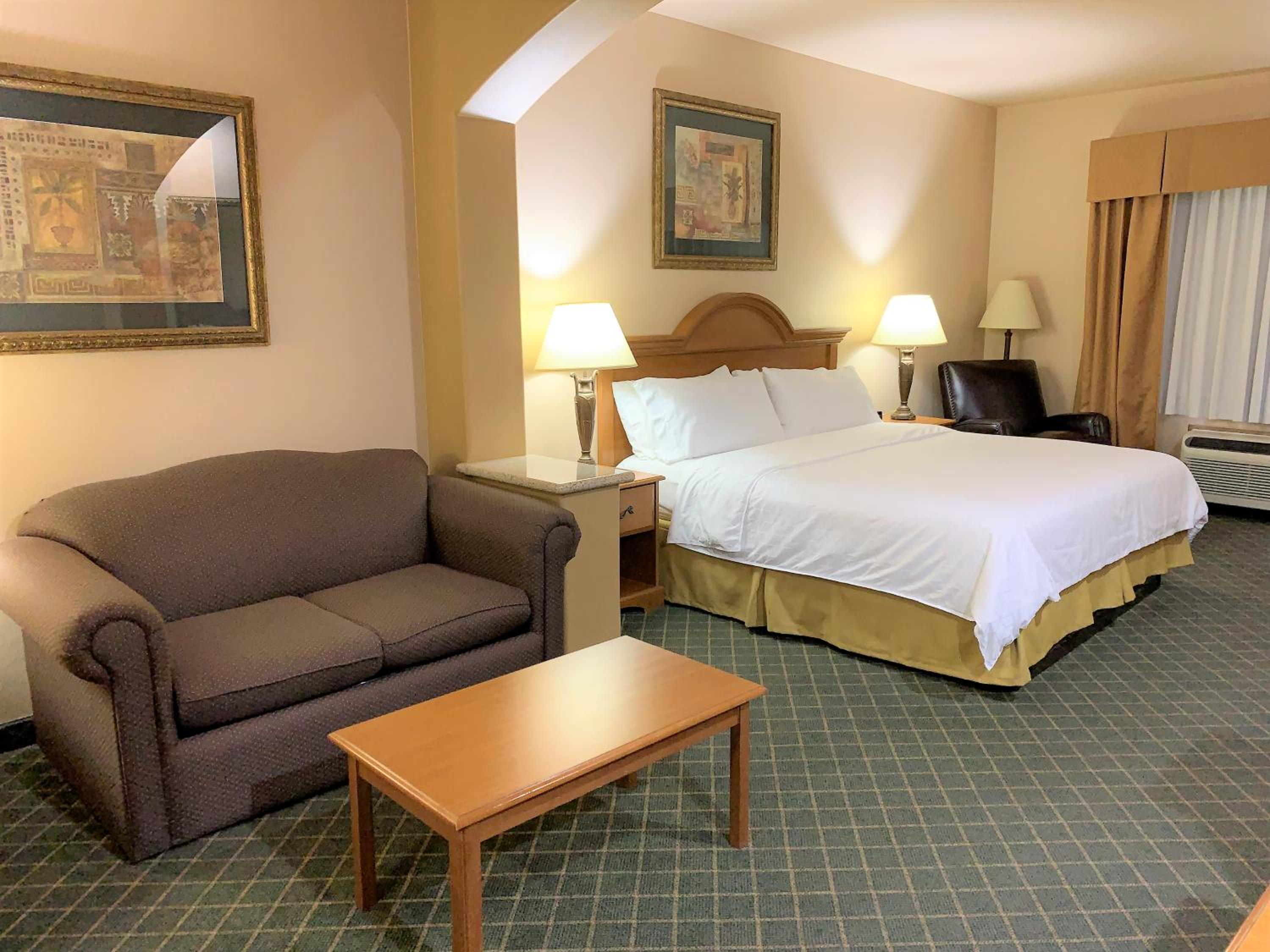 King Suite with Additional Living Area - Photo 4