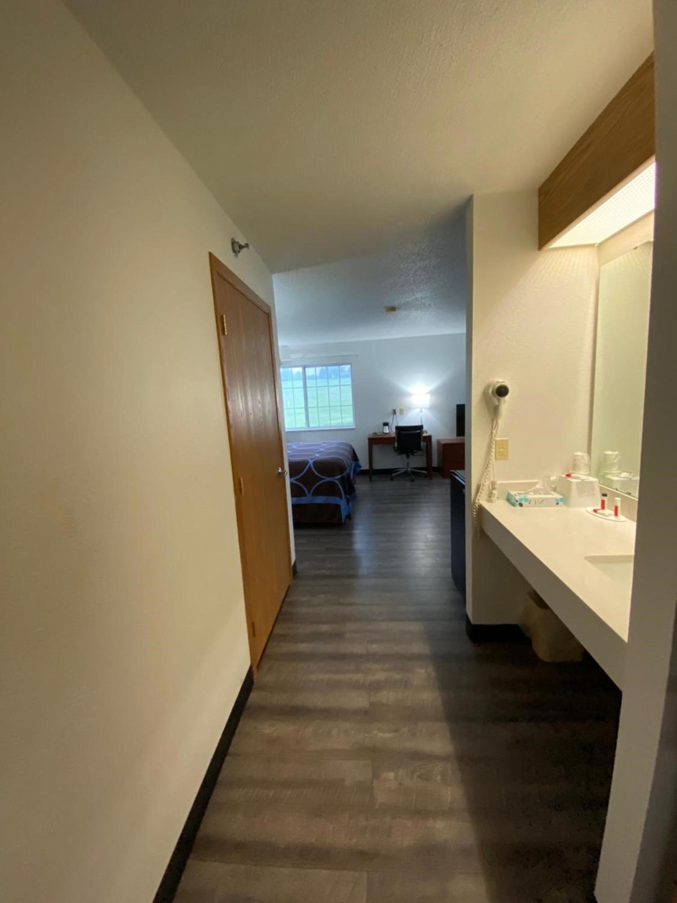 King Studio Suite - Non-Smoking - Photo 6