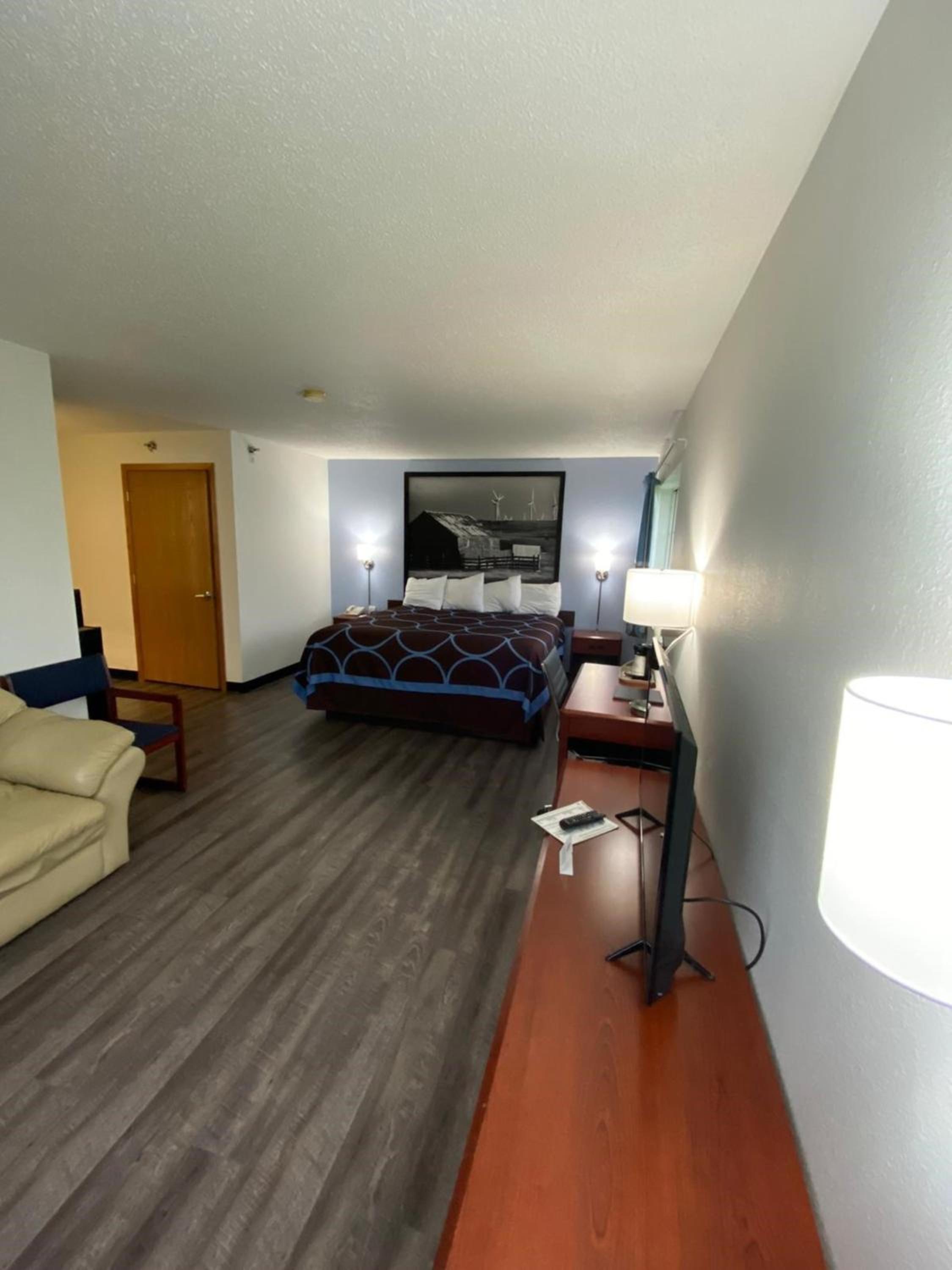 King Studio Suite - Non-Smoking - Photo 1