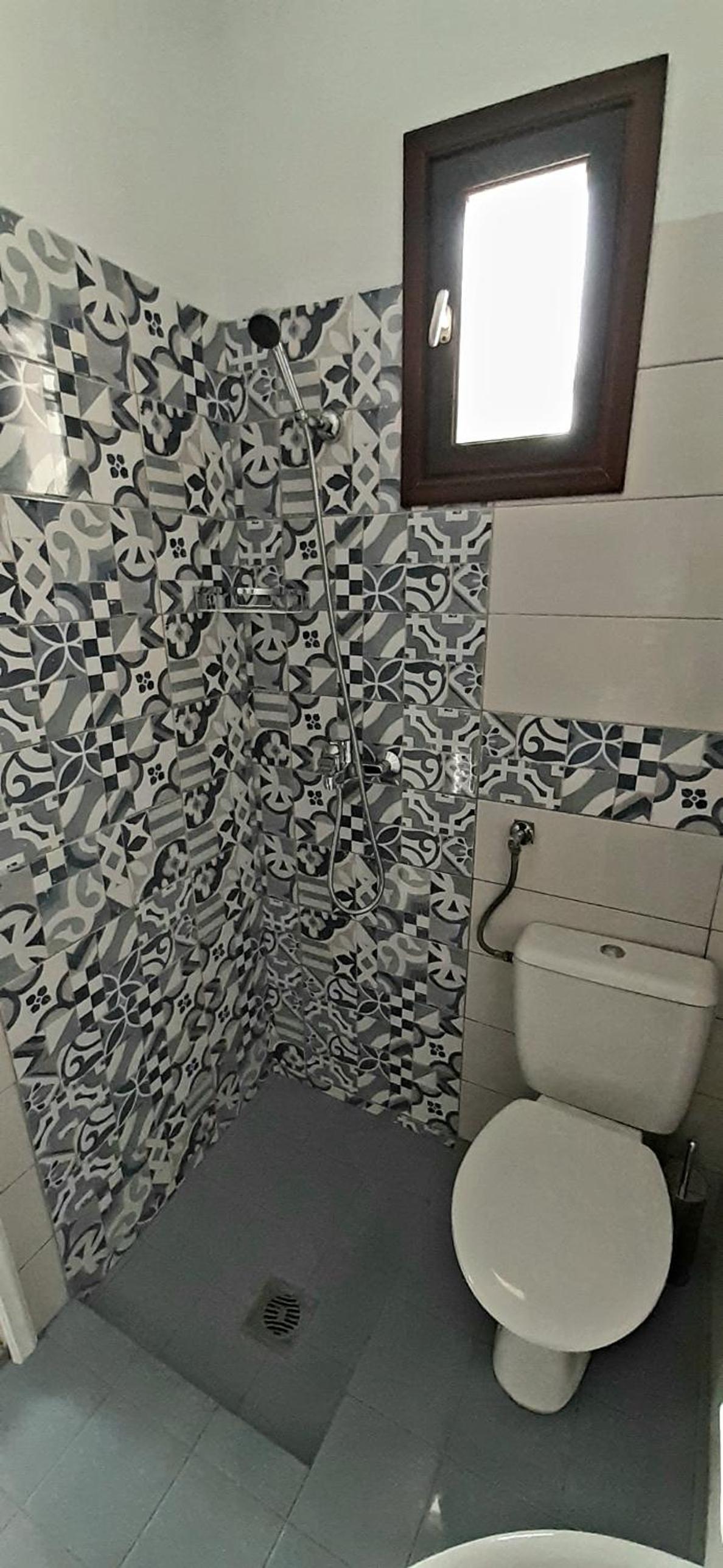 Basic Triple Room photo 2