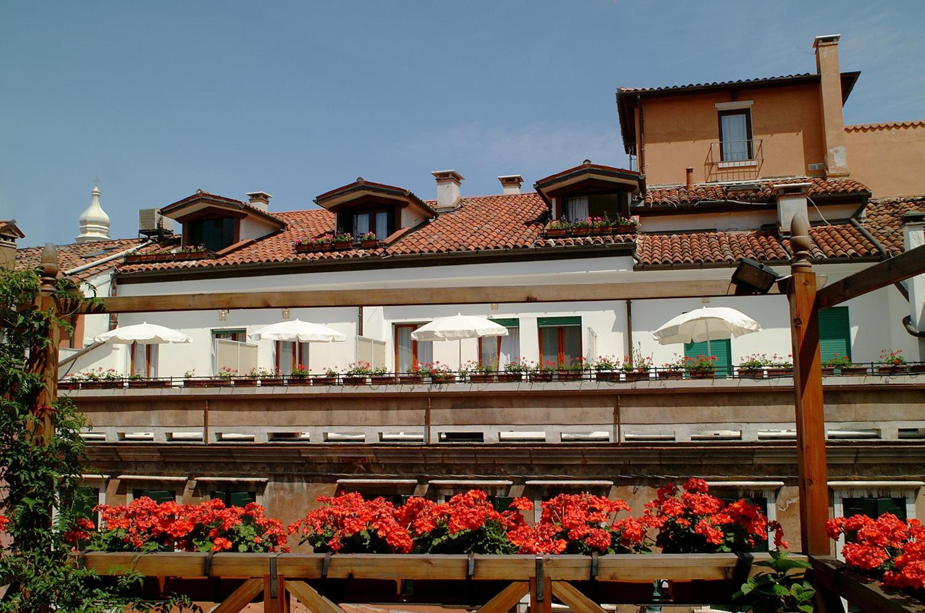 Superior Double or Twin Room with Terrace photo 3