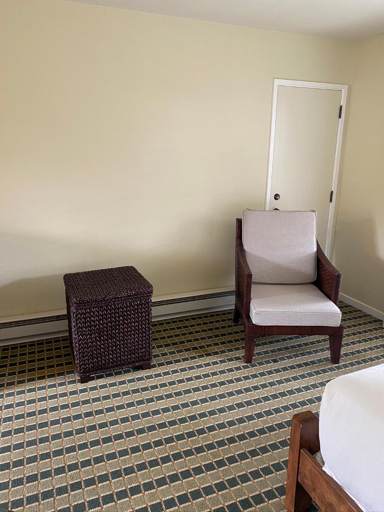 Family Room with Balcony photo 3