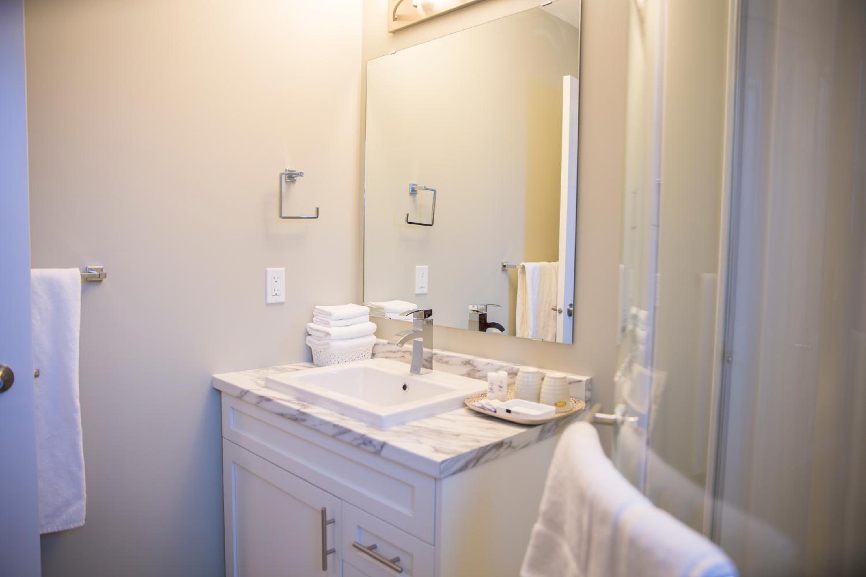 Two-Bedroom Apartment - Photo 9