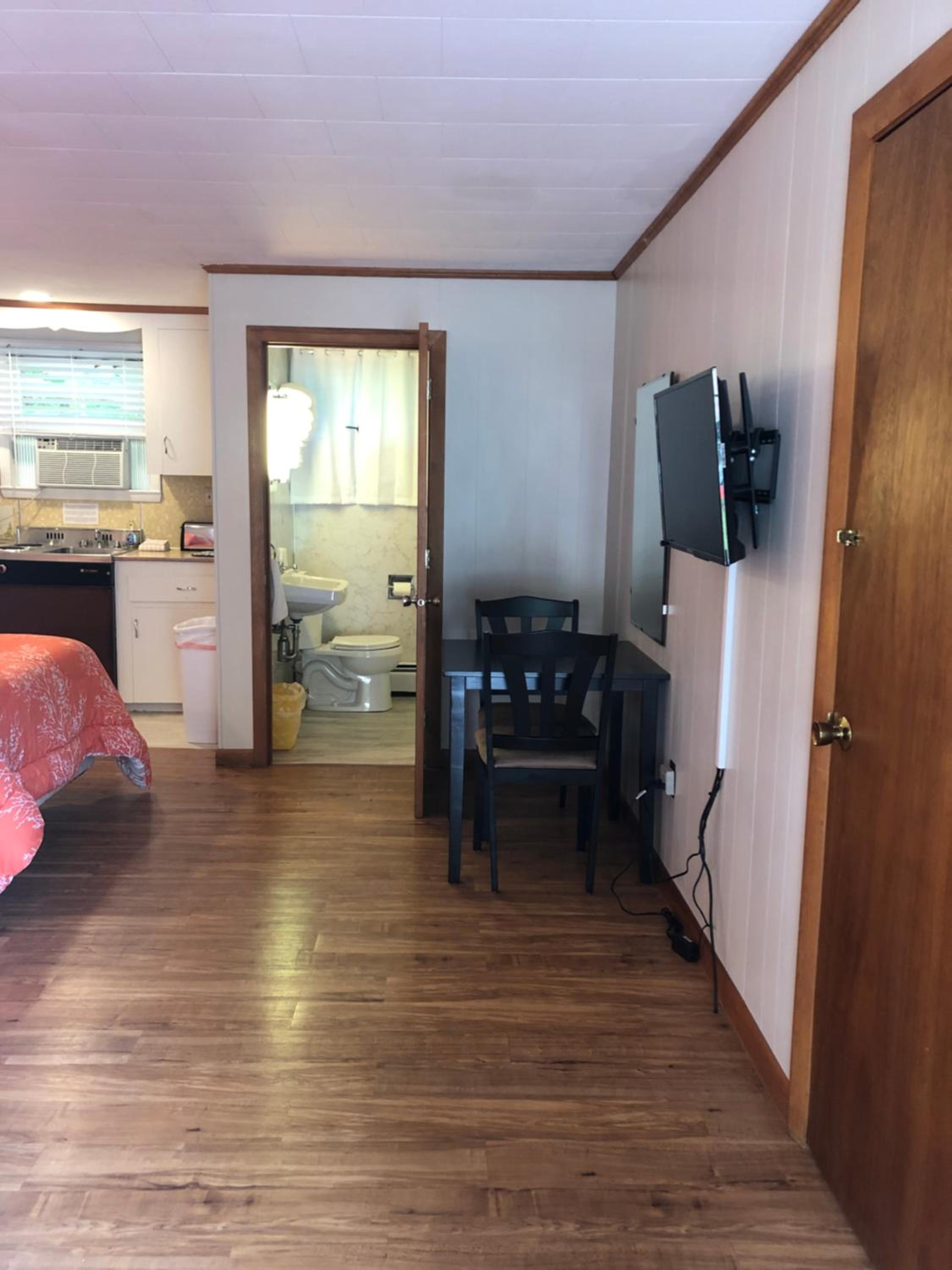 Room 3 - Double Room with Kitchenette  - Photo 4