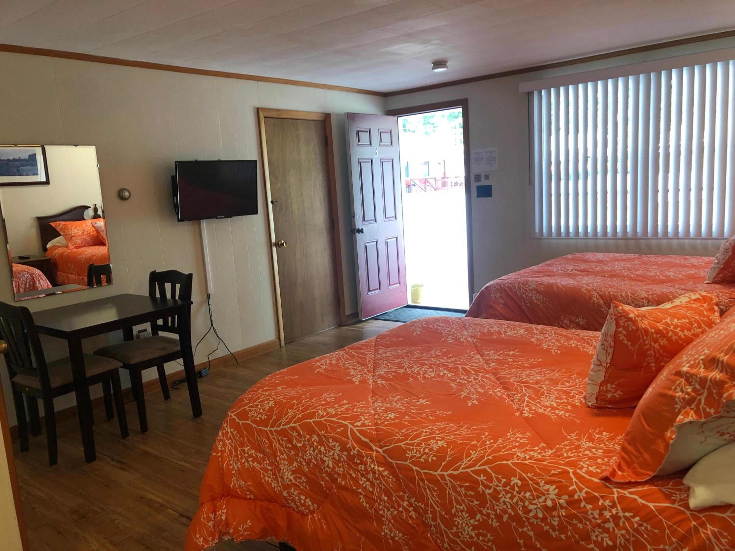 Room 3 - Double Room with Kitchenette  - Photo 2