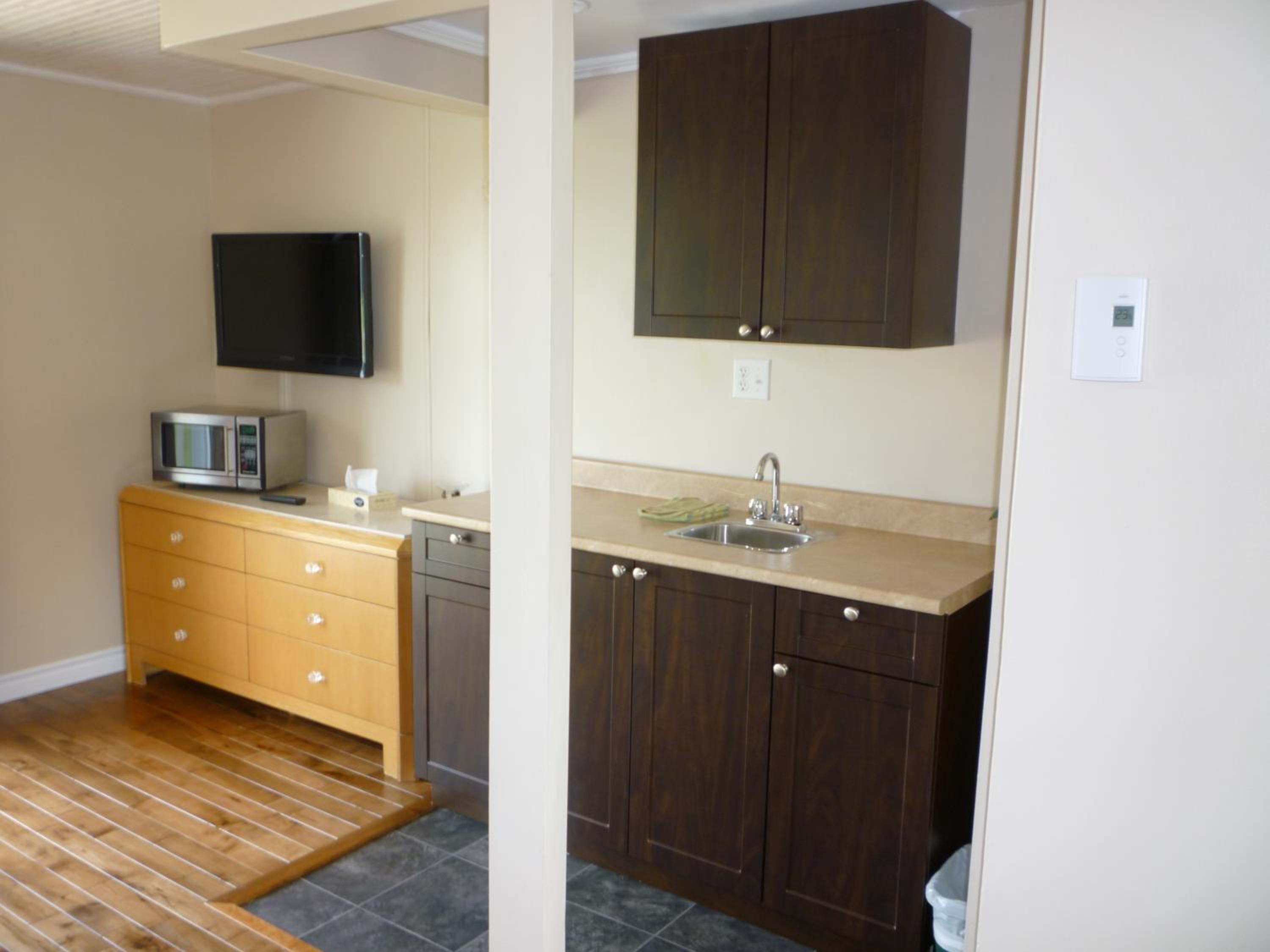 Double Room with Two Double Beds with Kitchenette photo 3