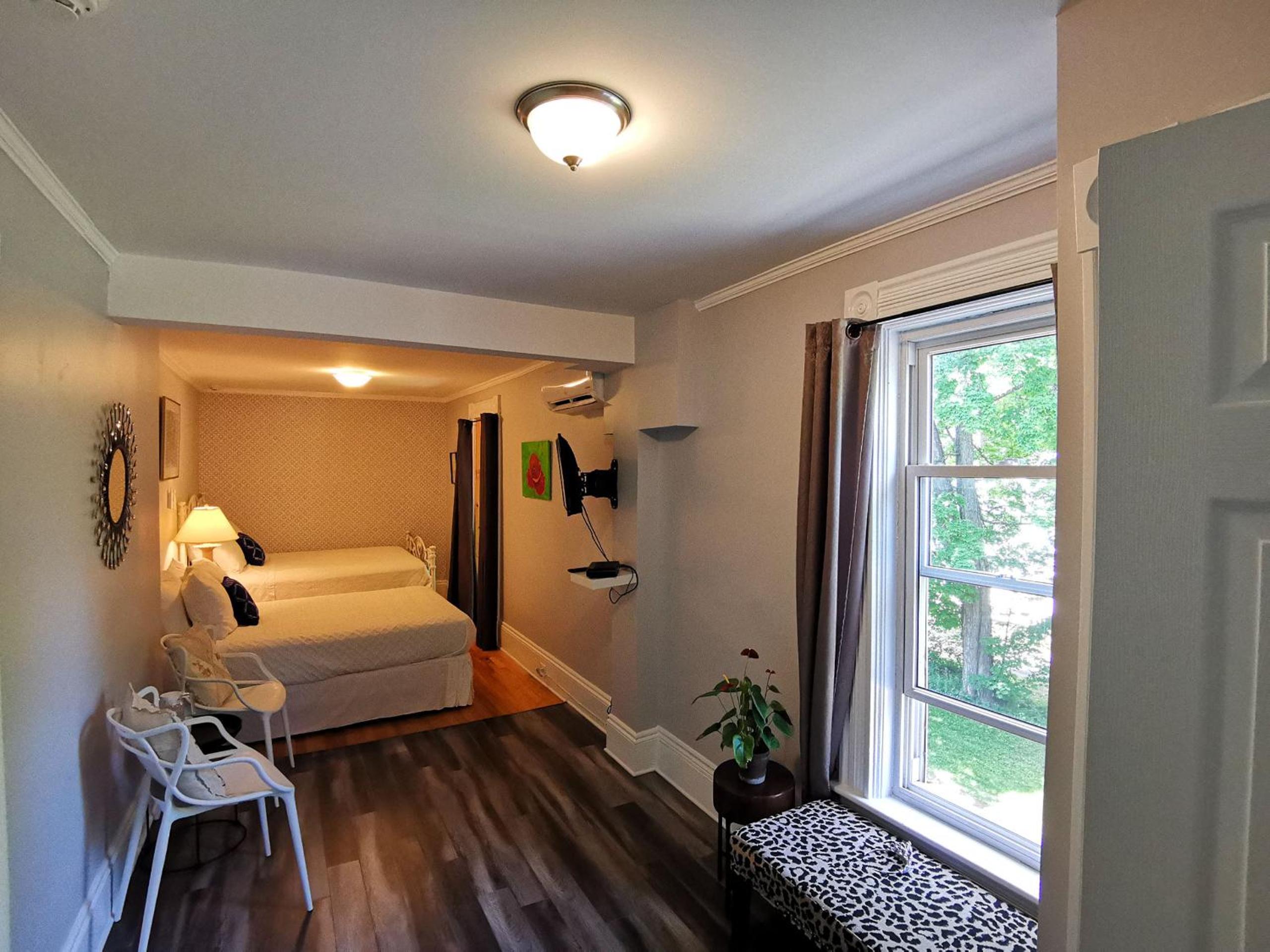 Double Room with Two Double Beds photo 3