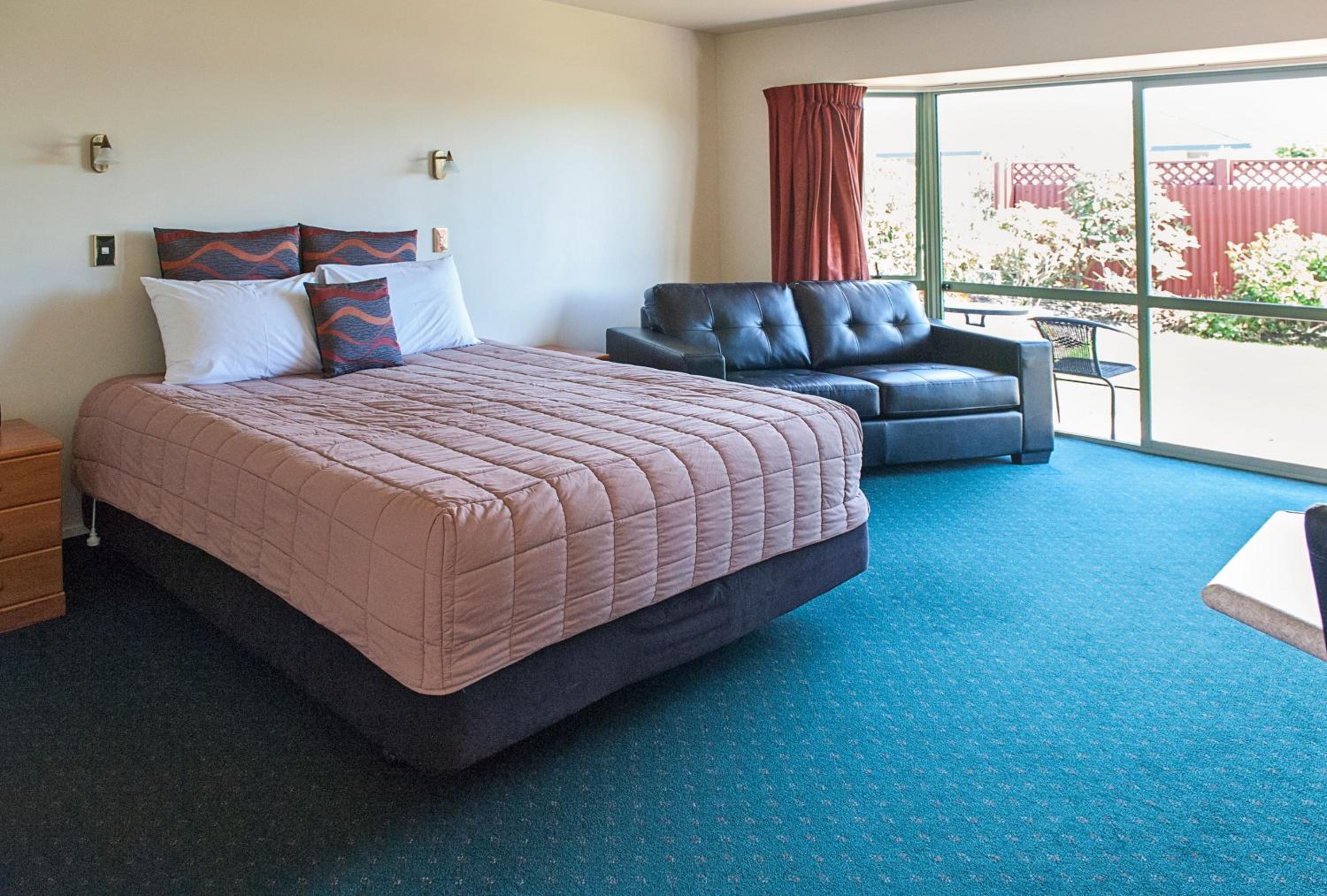 Executive Studio with Spa Bath