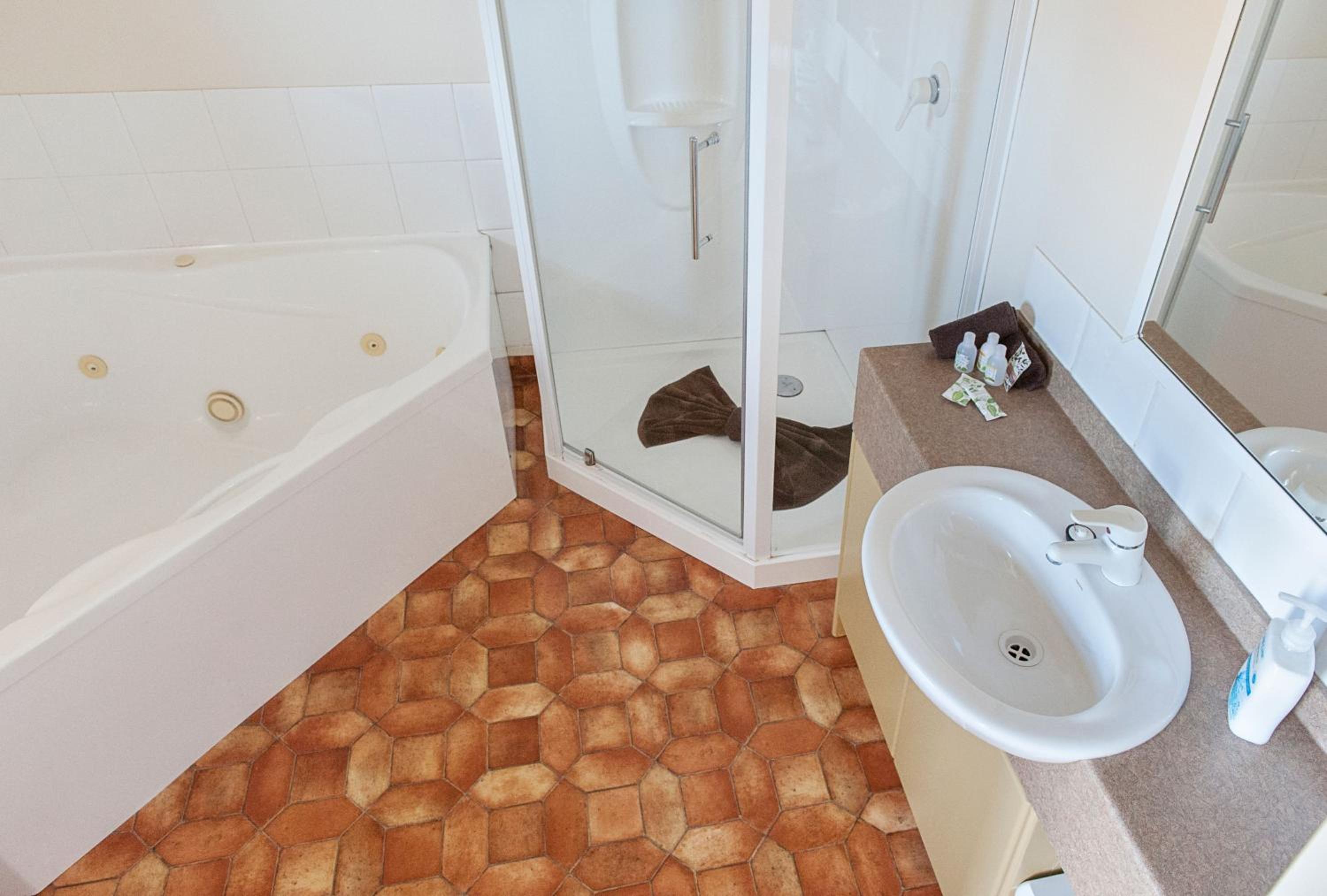 Executive Studio with Spa Bath photo 2