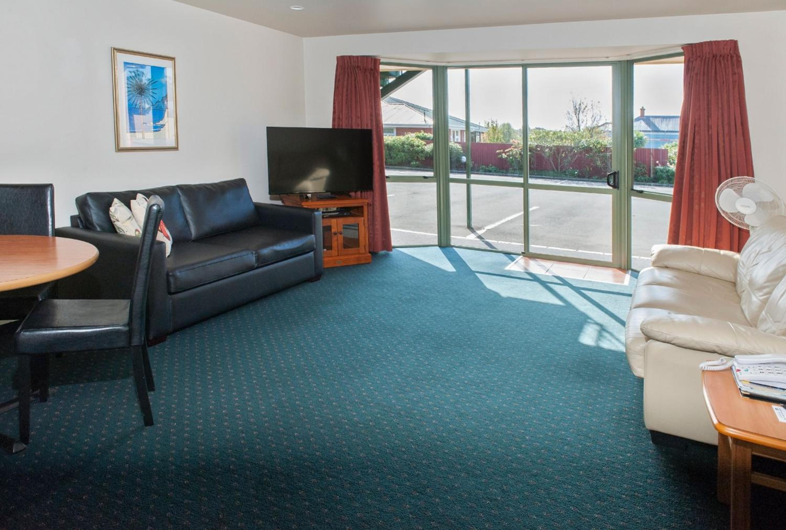 Two-Bedroom Apartment with Spa Bath photo 2