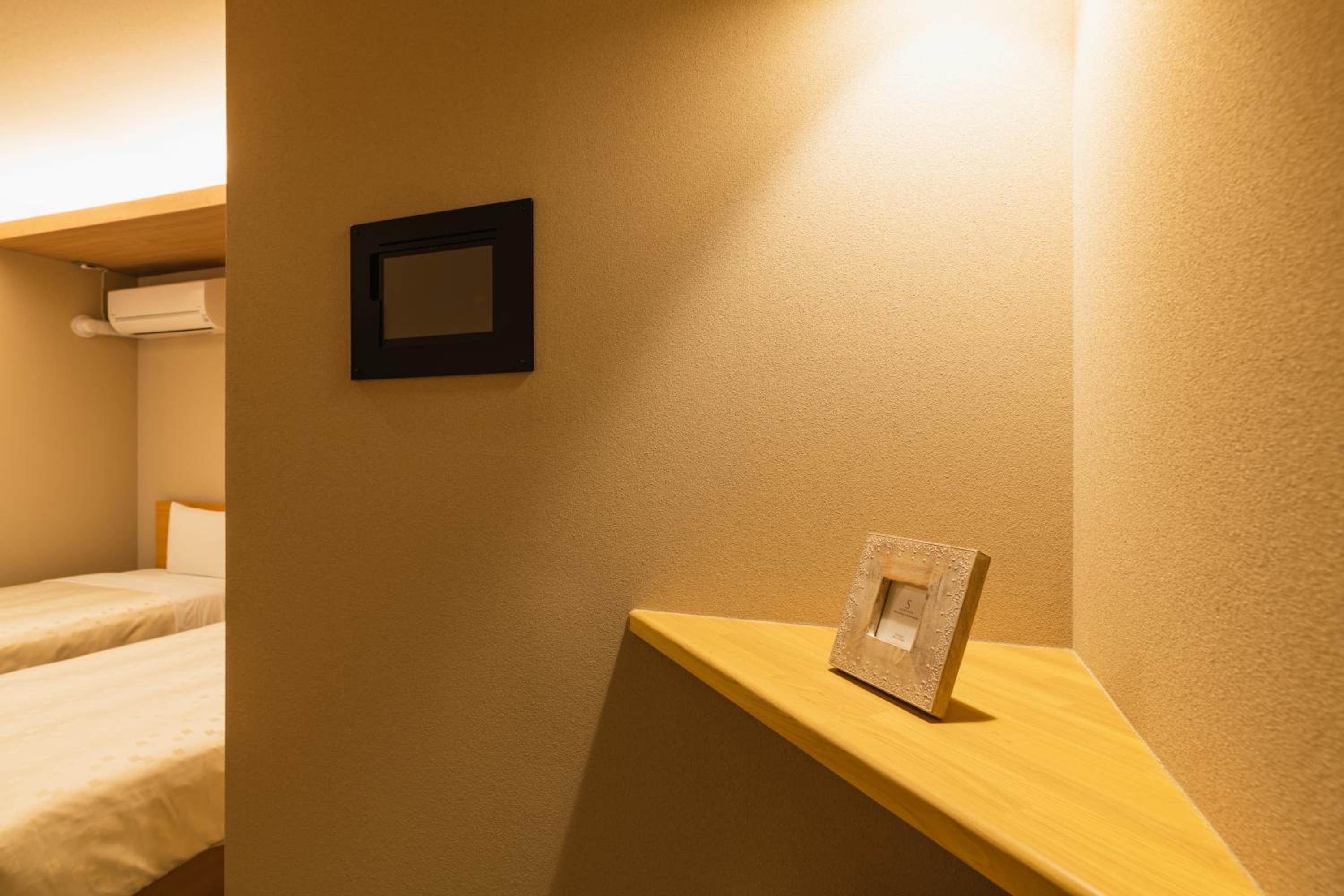 Standard Twin Room - Photo 12