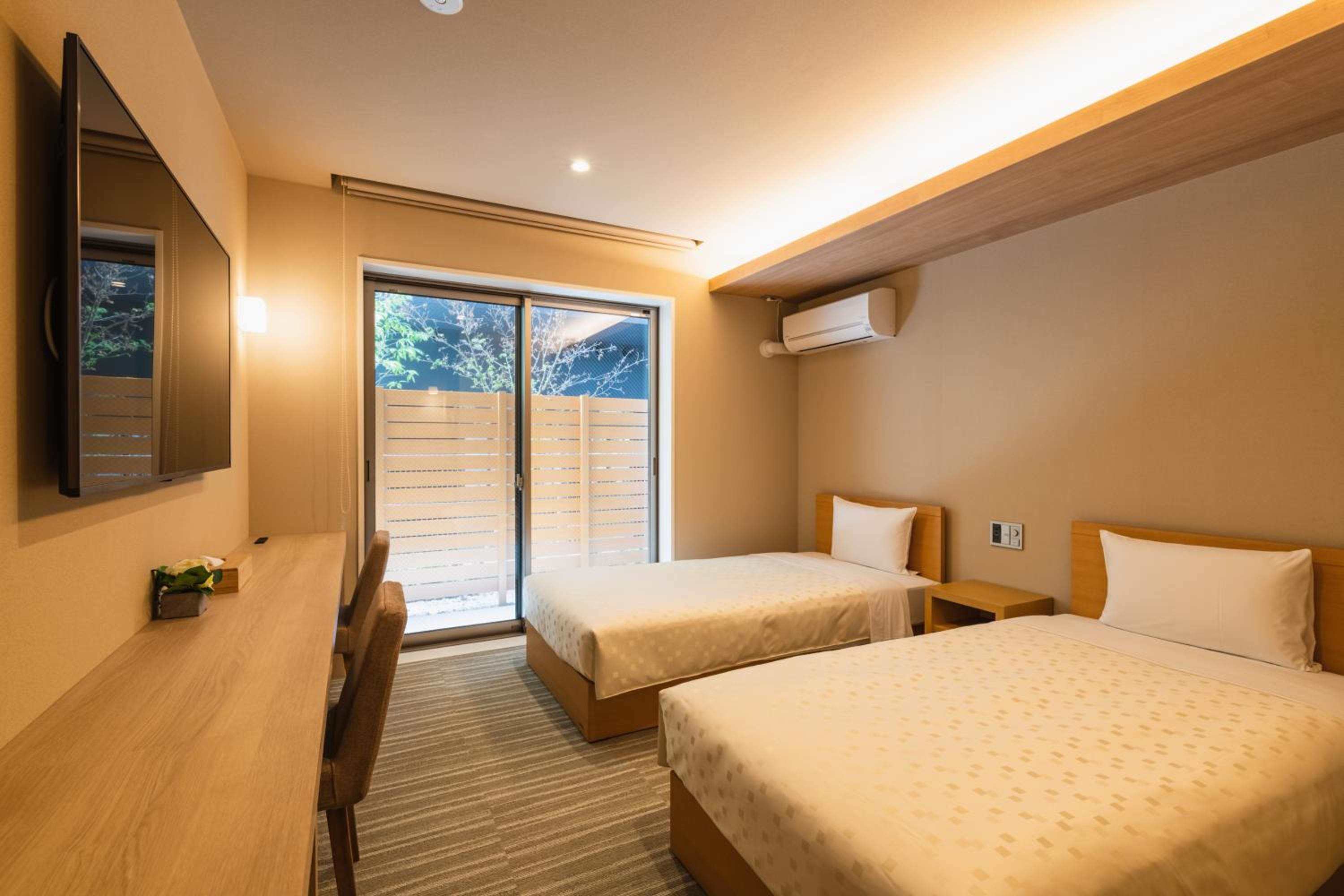 Standard Twin Room - Photo 1