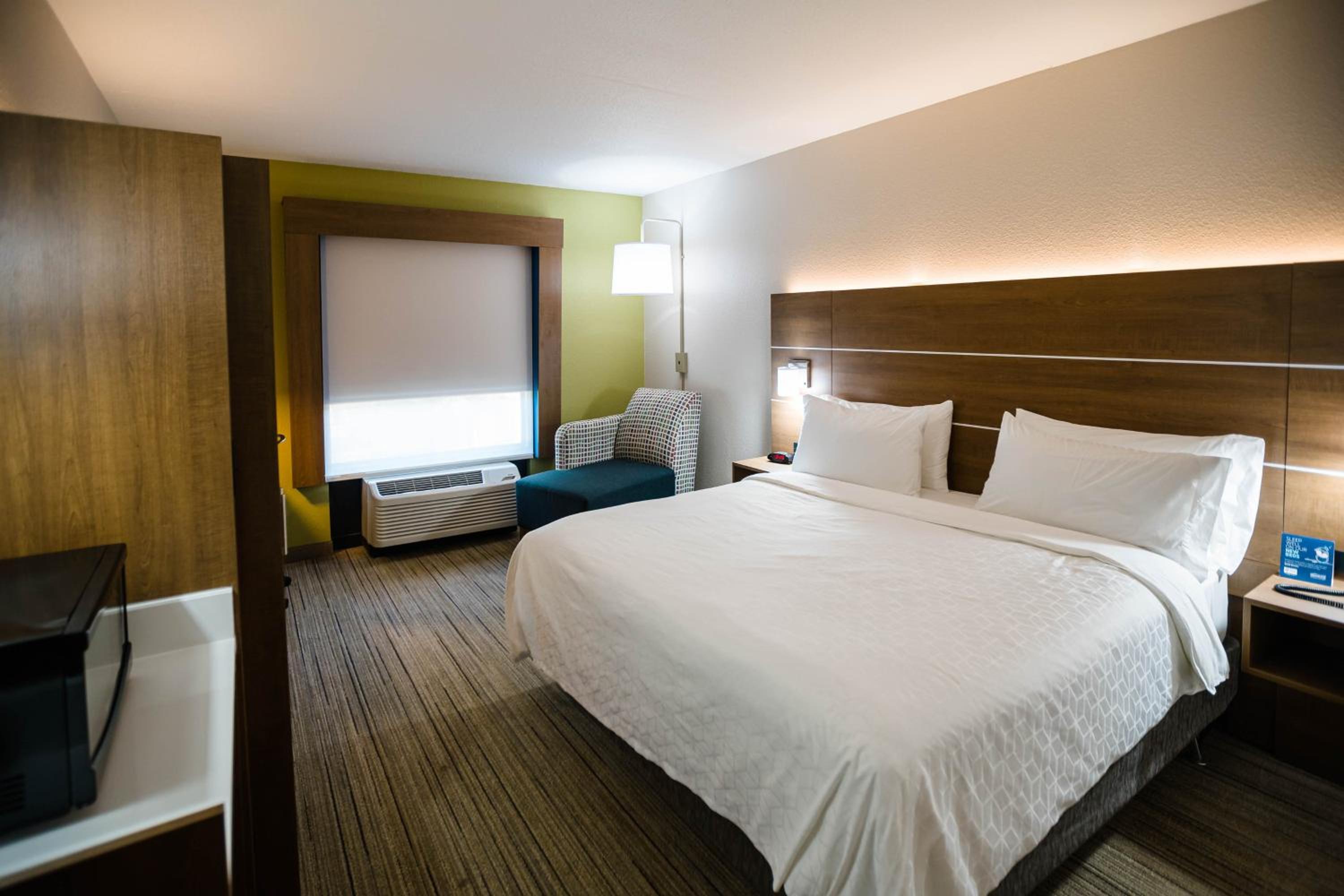 King Room - Mobility Access/Hearing Accessible - Photo 1