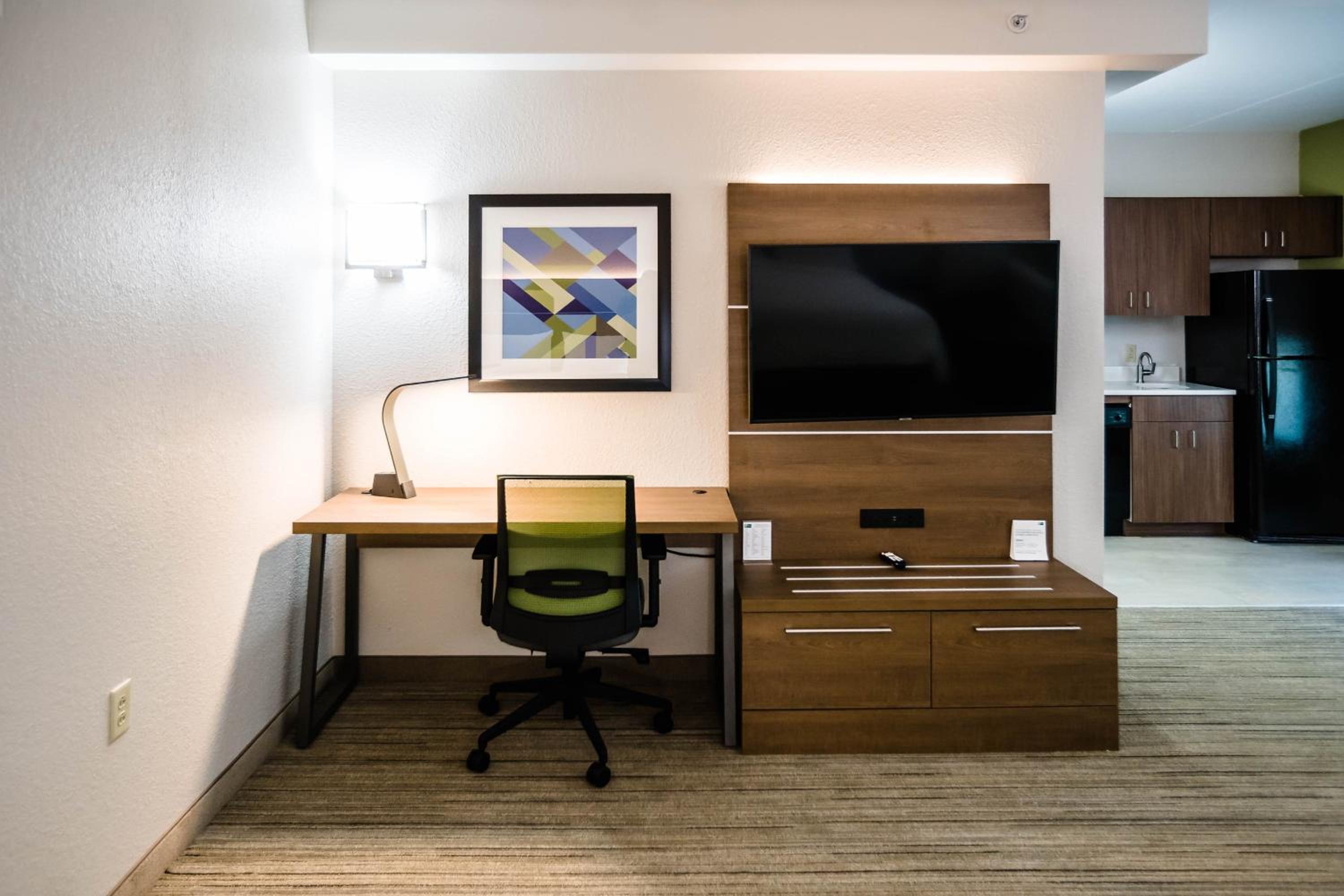 Queen Suite with Two Queen Beds - Photo 1