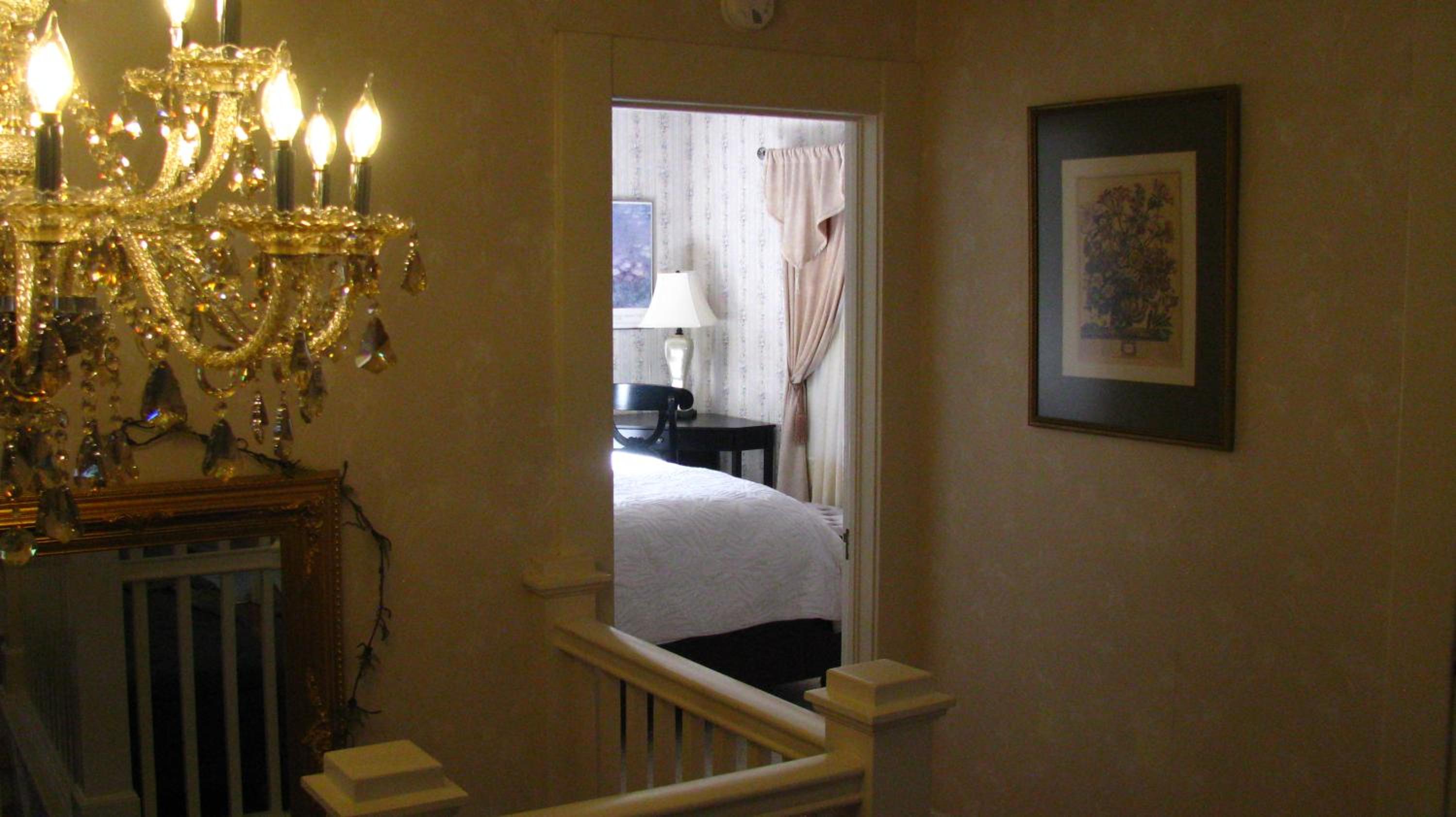 Suite with Balcony - Photo 6