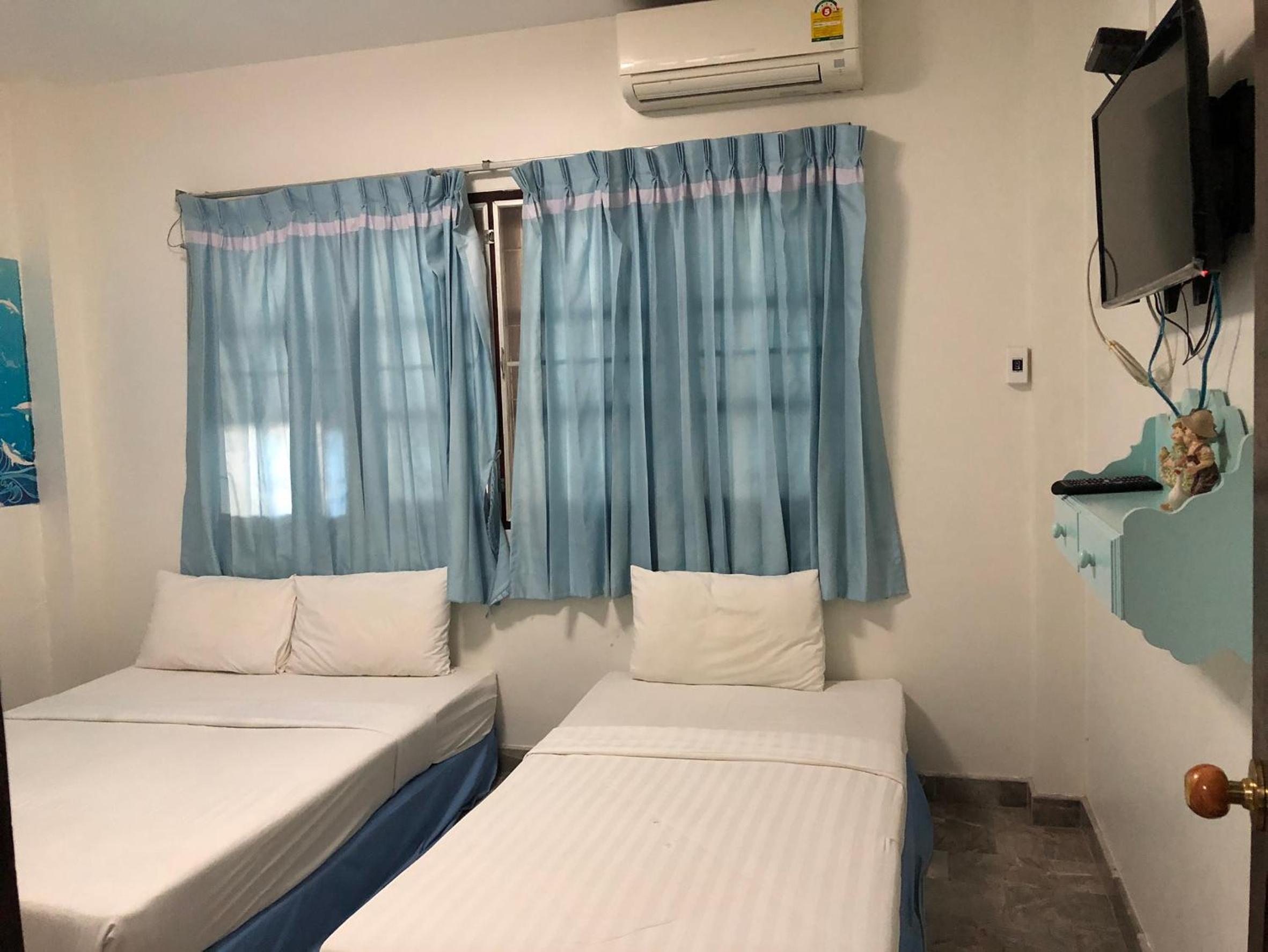 Mixed Dormitory Room photo 2