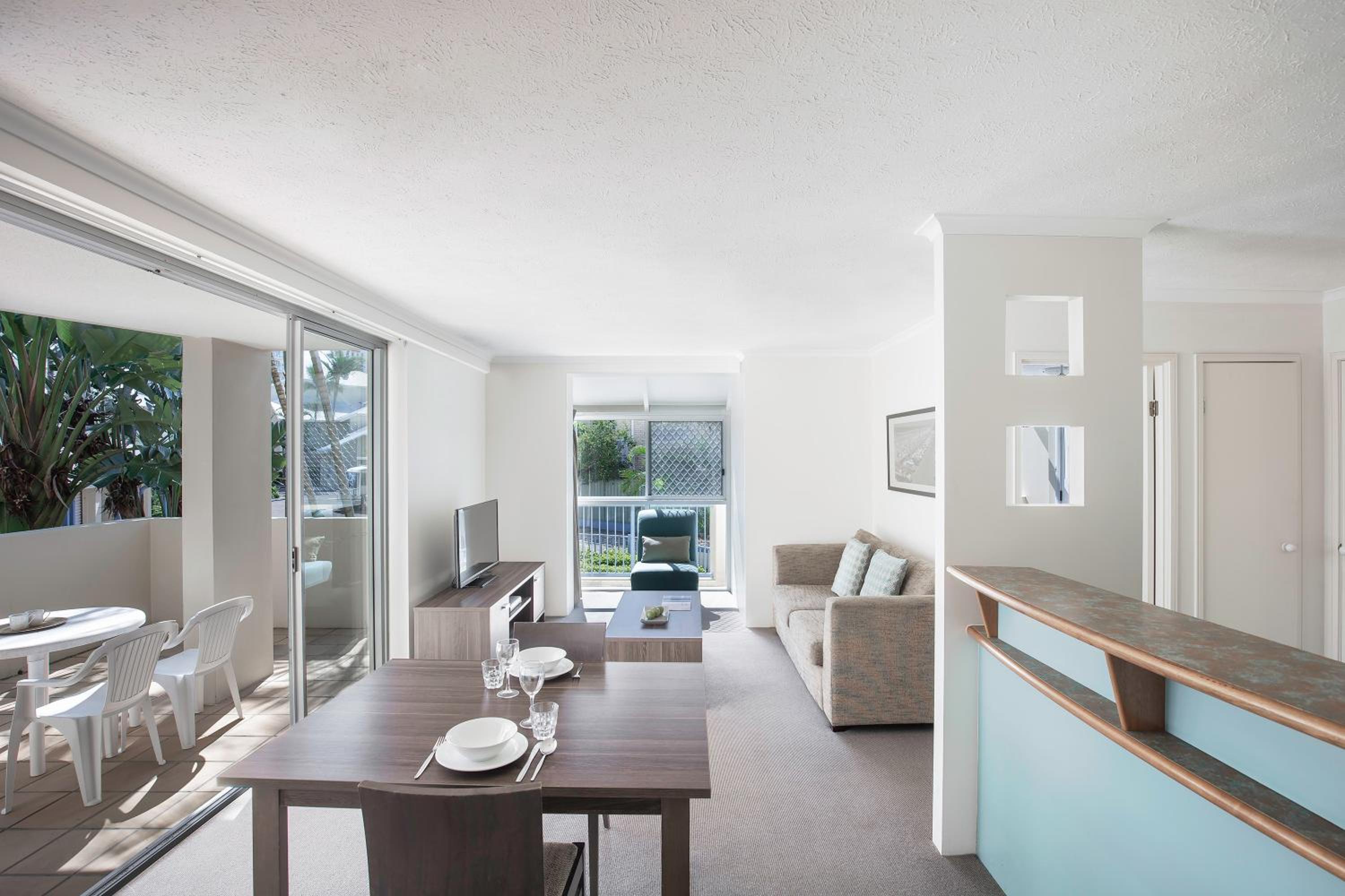 One-Bedroom Apartment - Photo 3