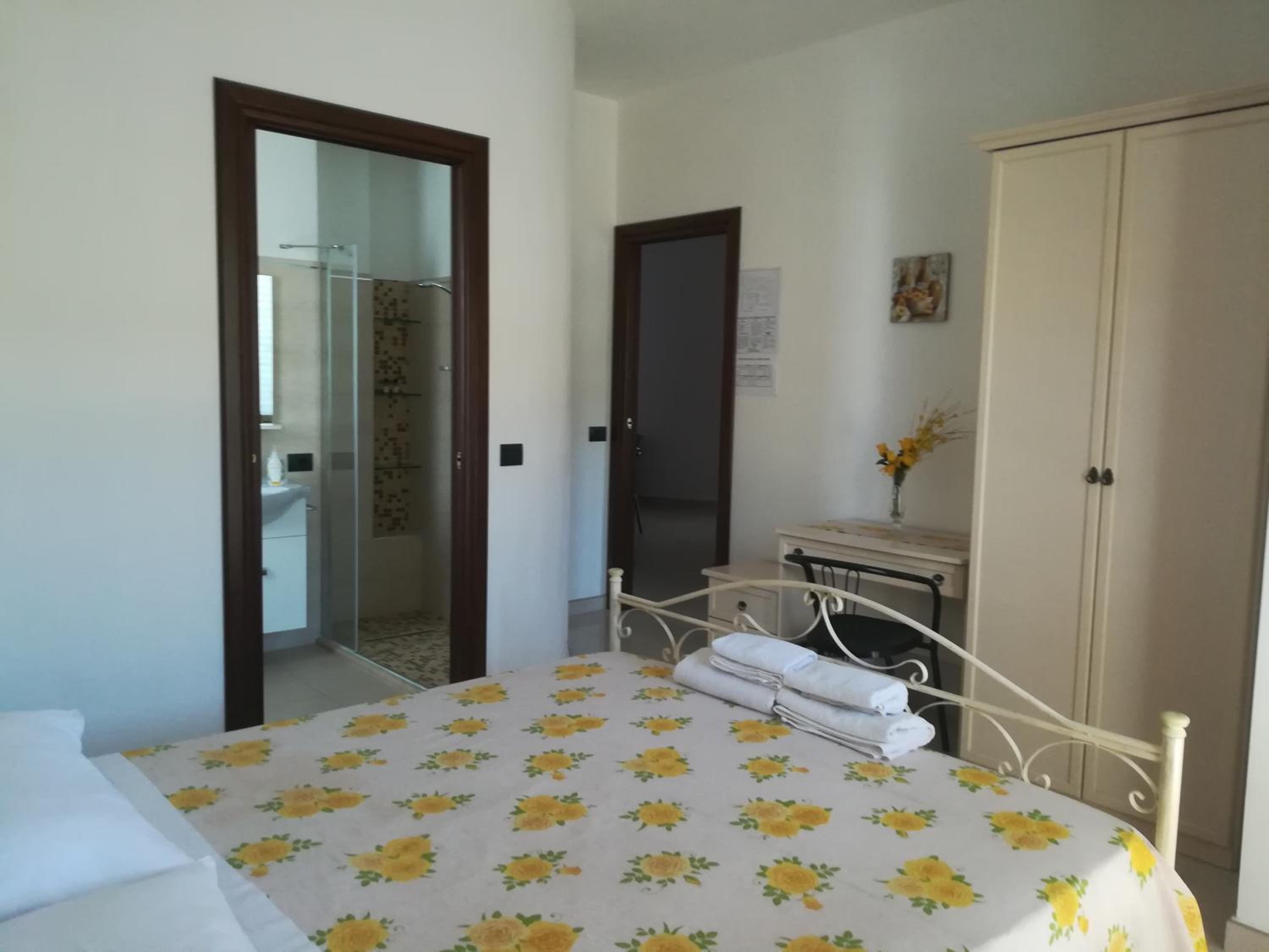 Double Room - Photo 4