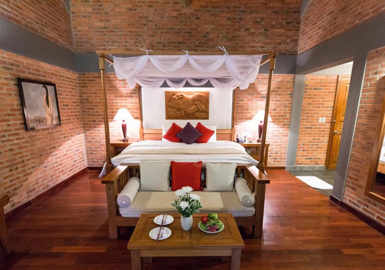 Tropical Villa with Complimentary Spa Voucher