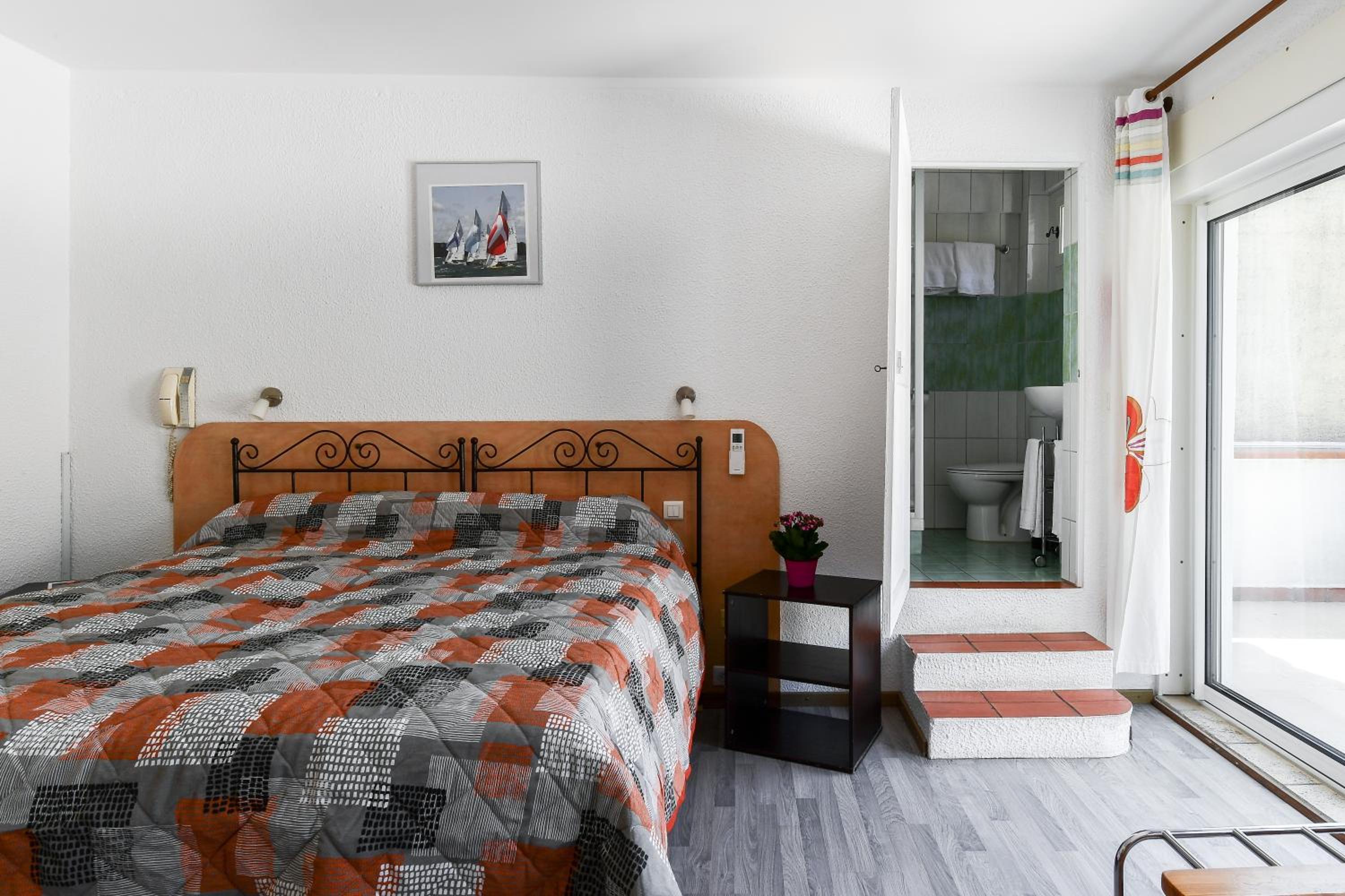 Triple Room with Balcony - Photo 7
