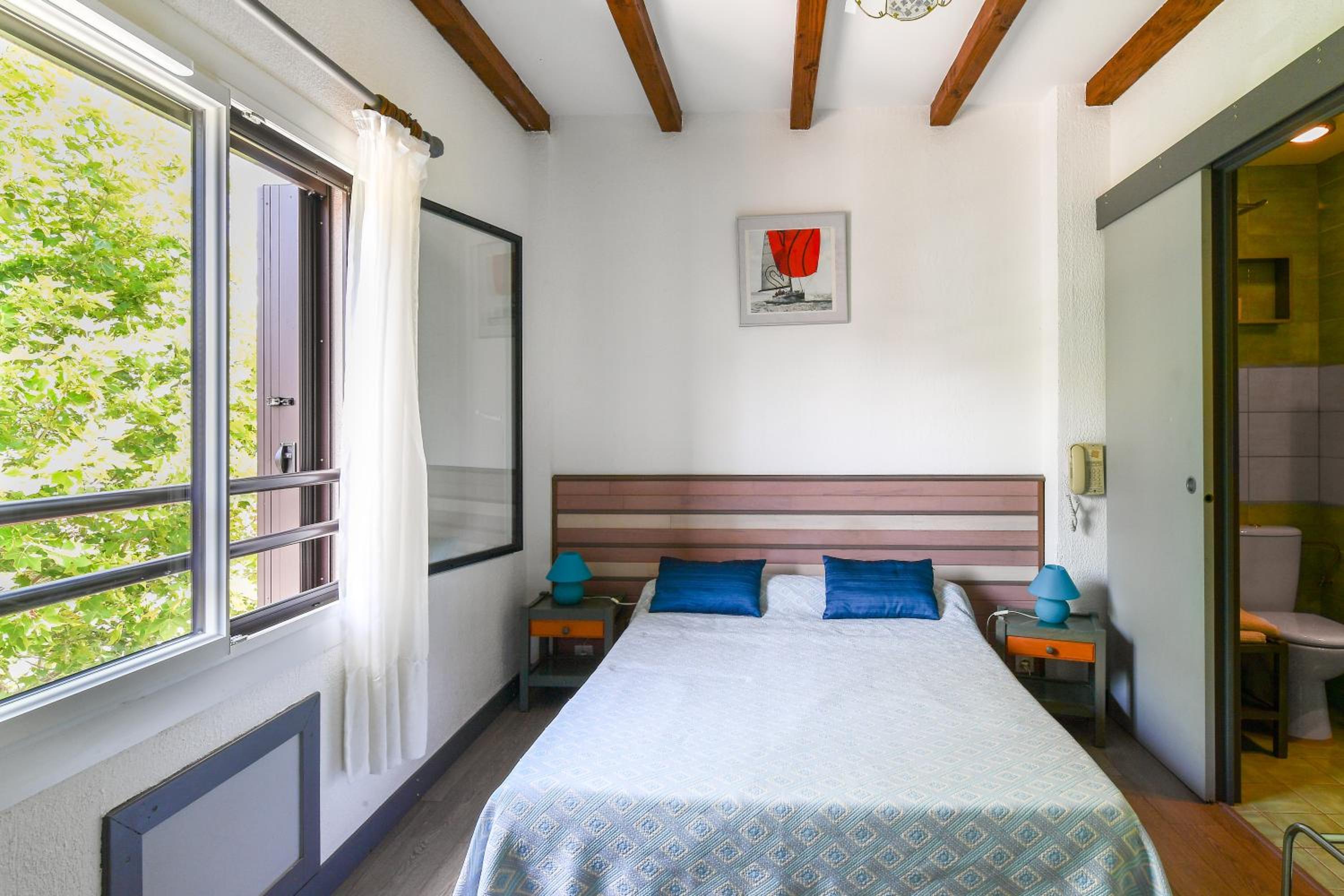 Double Room - Photo 6
