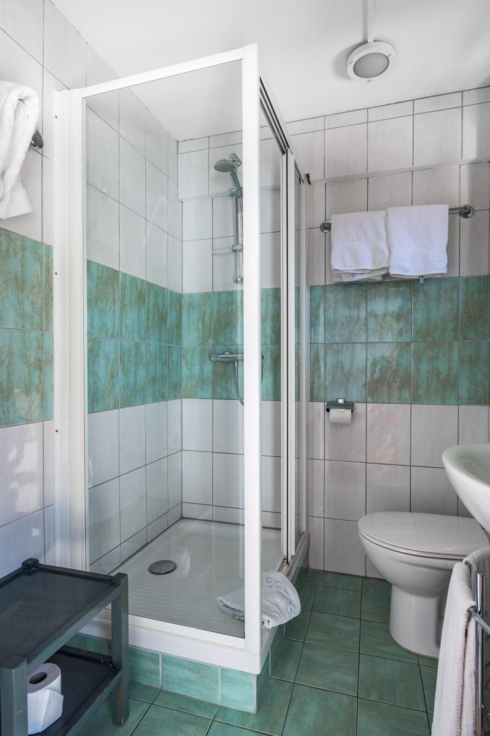 Triple Room with Balcony - Photo 8