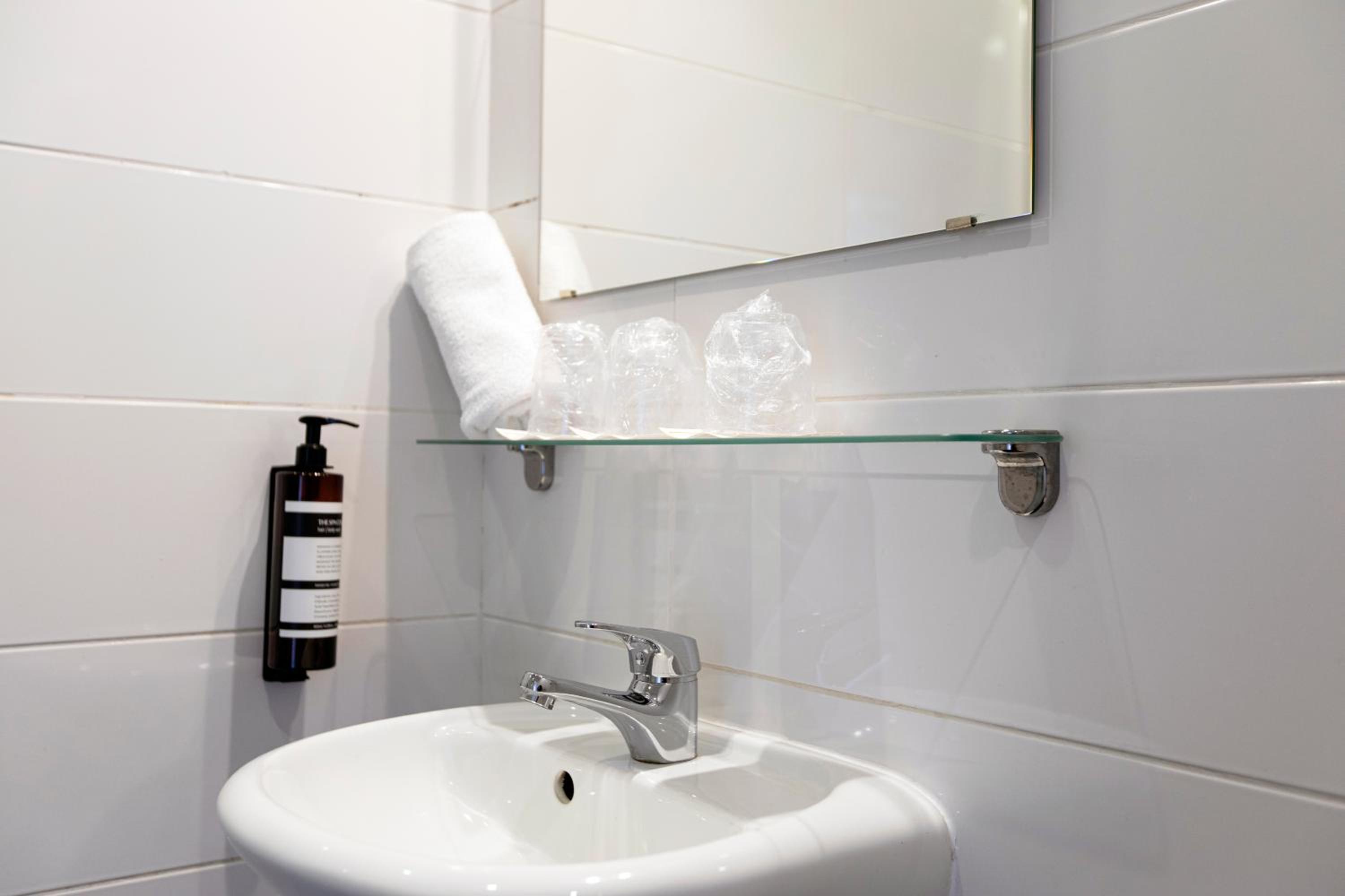 Triple Room with Private Bathroom photo 2