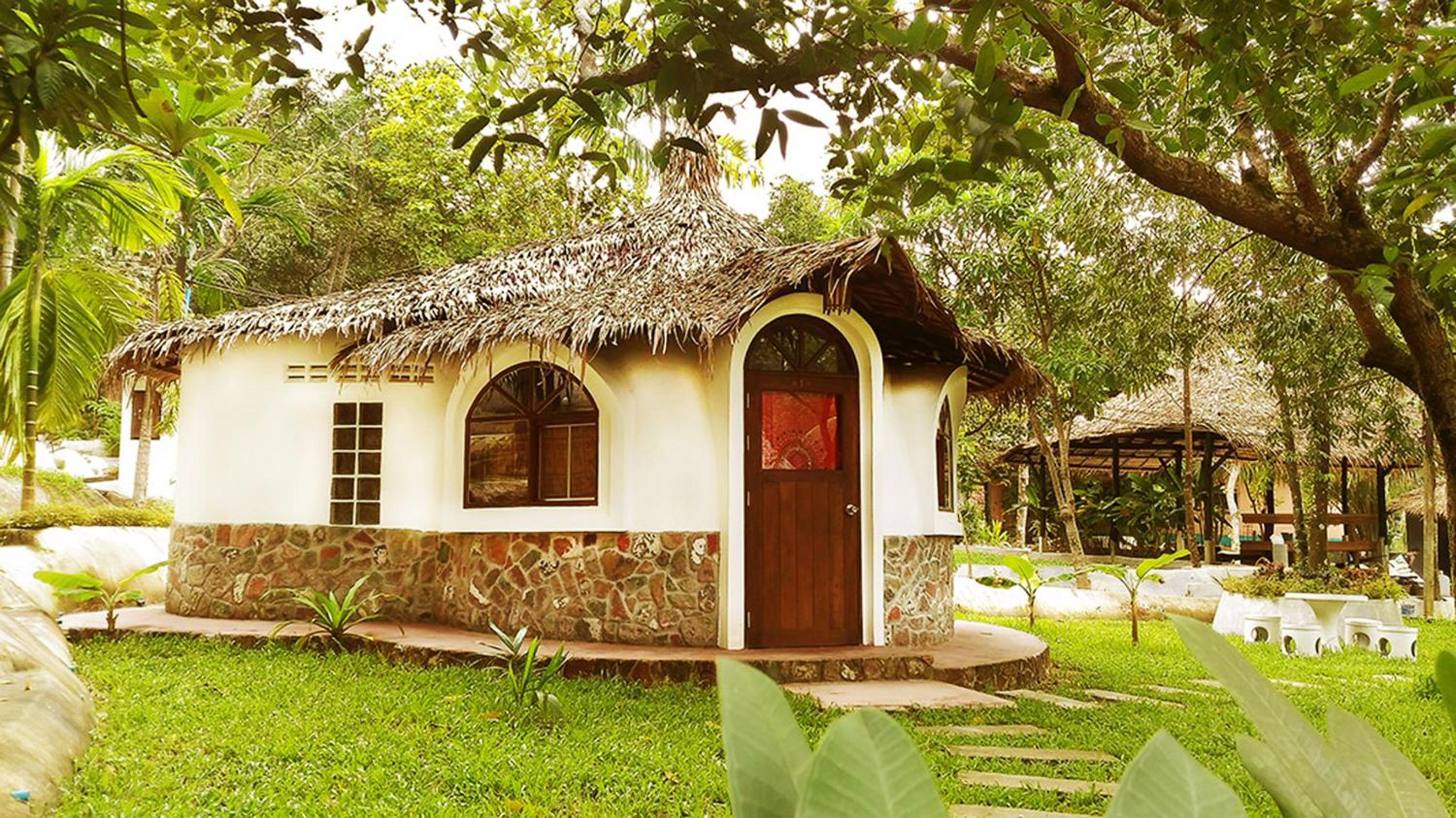 Bungalow with Garden View