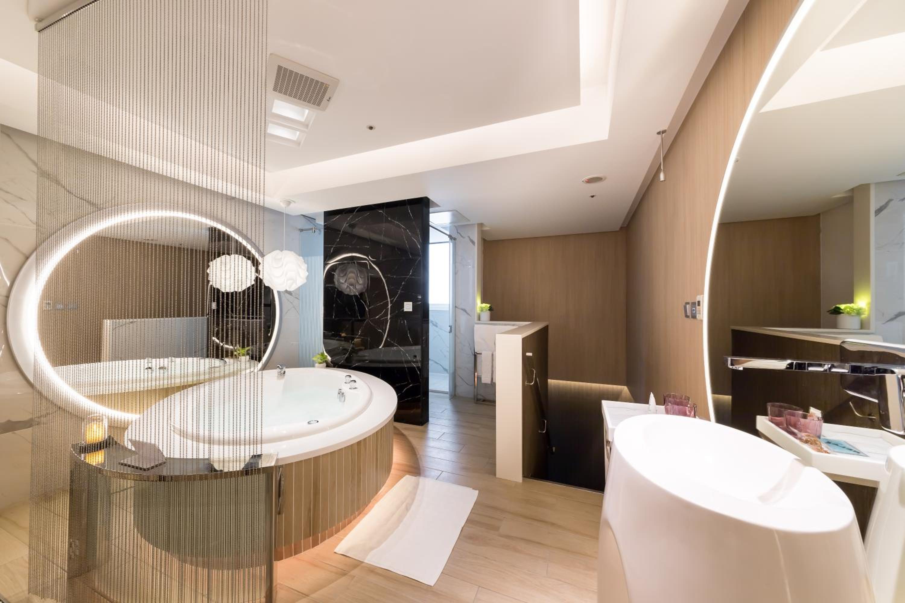 Double Room with Spa Bath photo 3
