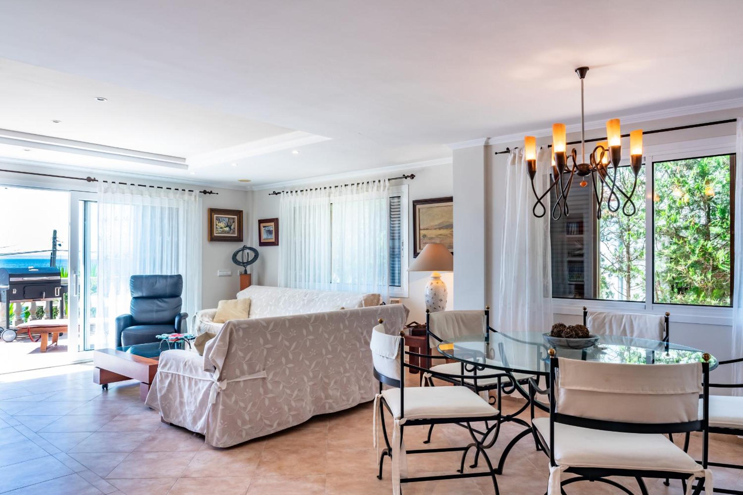 Casa de cuatro habitaciones