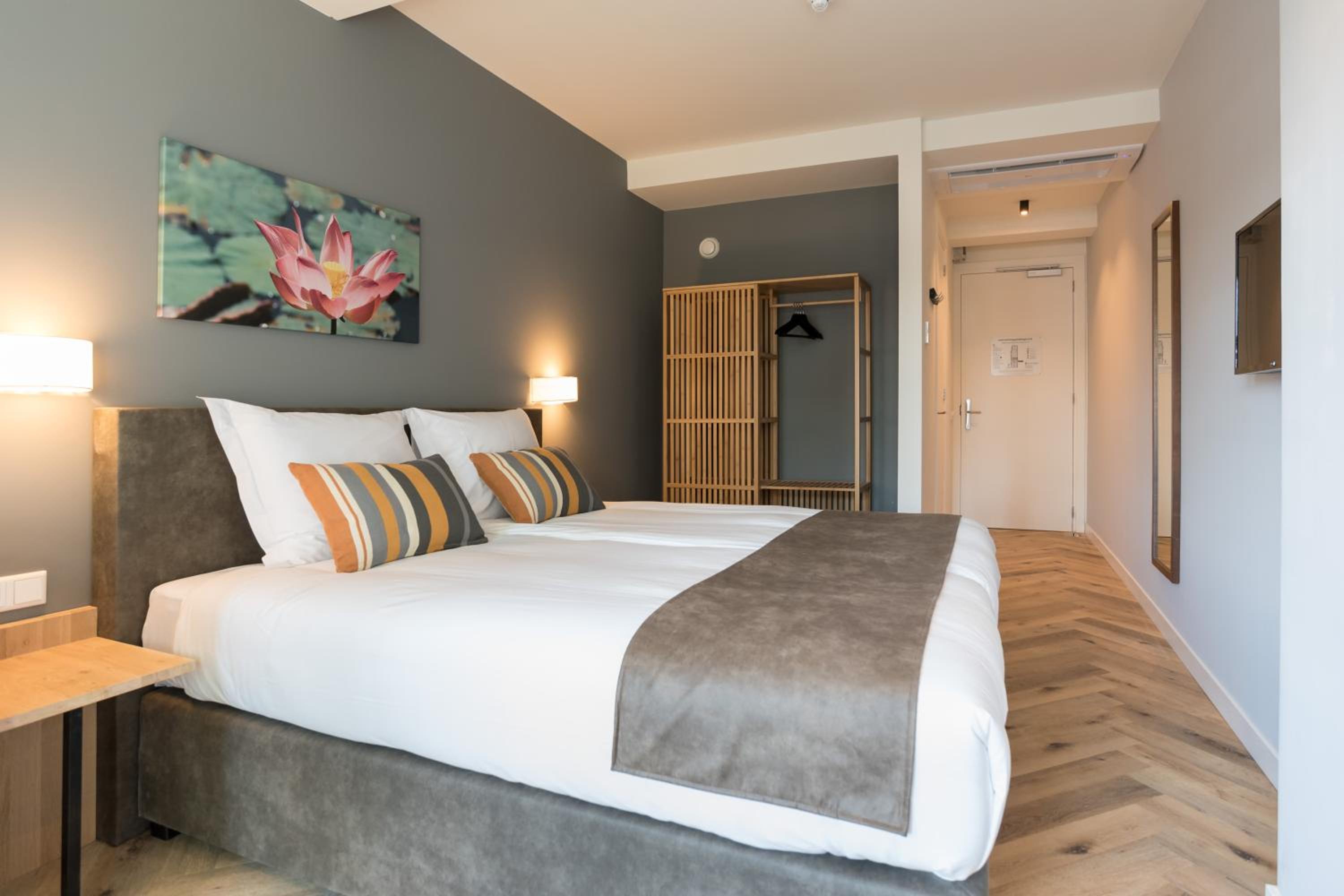 Deluxe Double Room (Ground Floor) - Photo 4