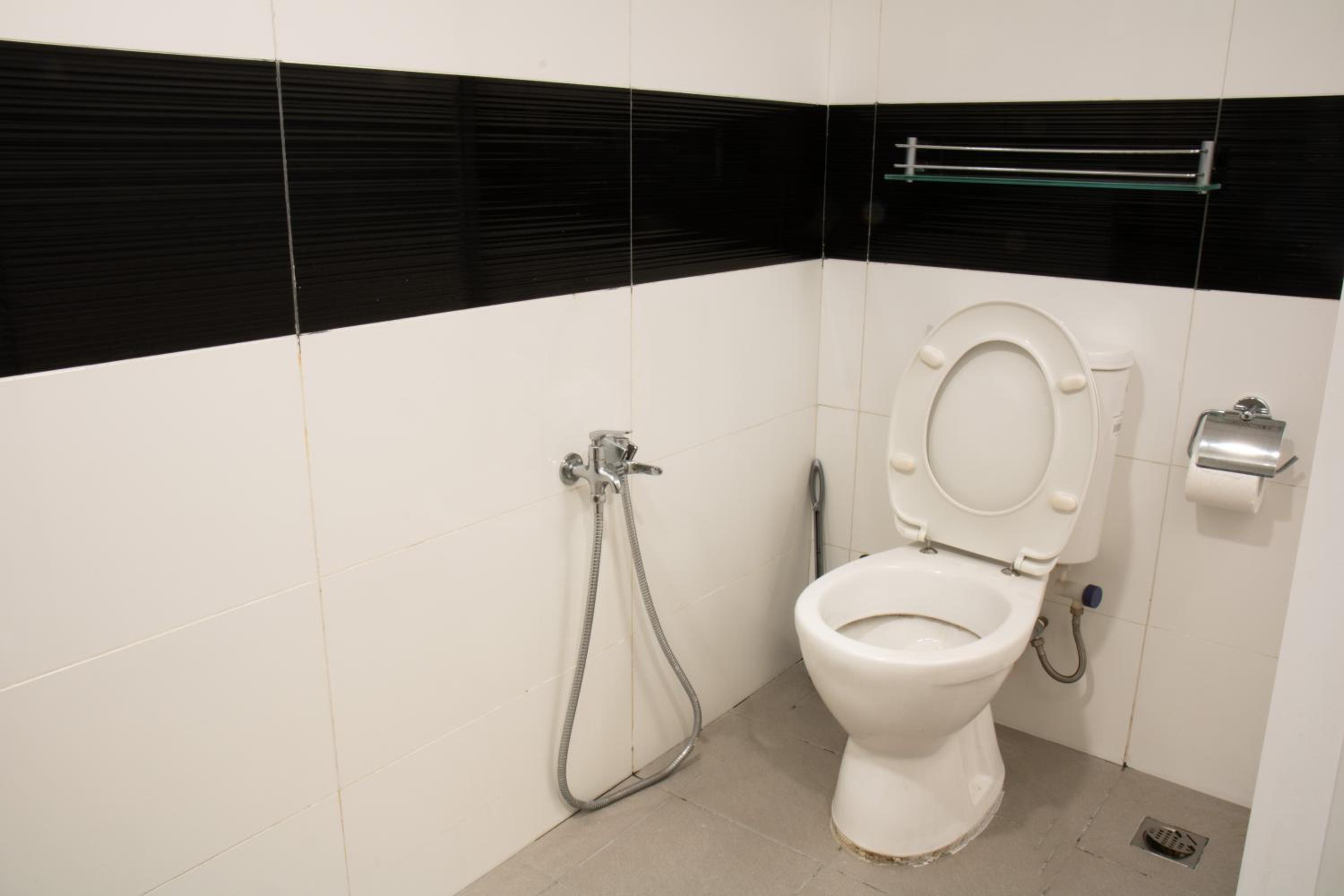 Two-Bedroom Apartment - Photo 6