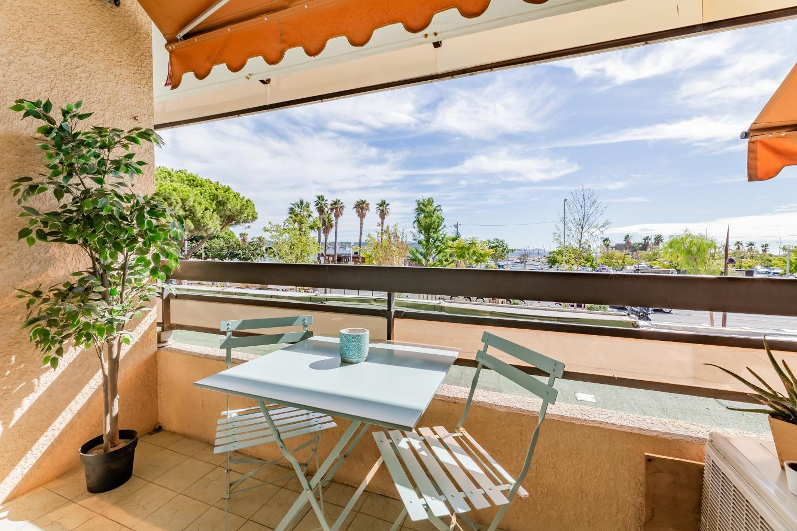 Studio with Sea View photo 2