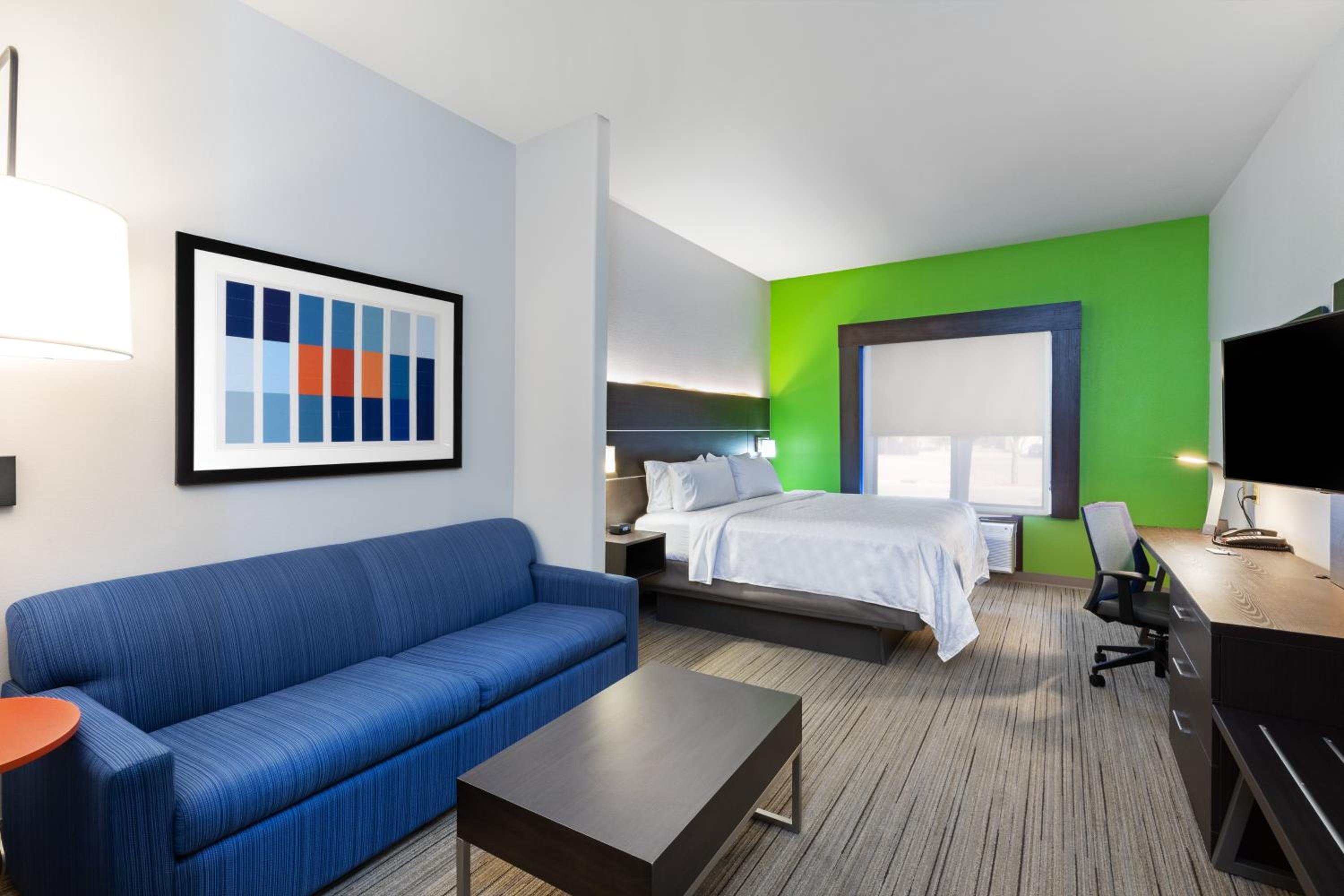 One-Bedroom King Suite with Sofa Bed - Photo 1