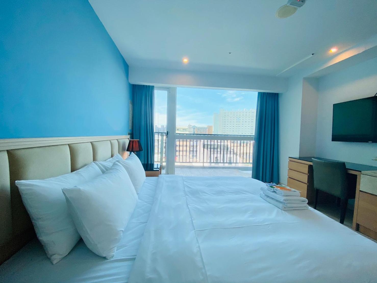 Superior Double Room with Balcony - Photo 1