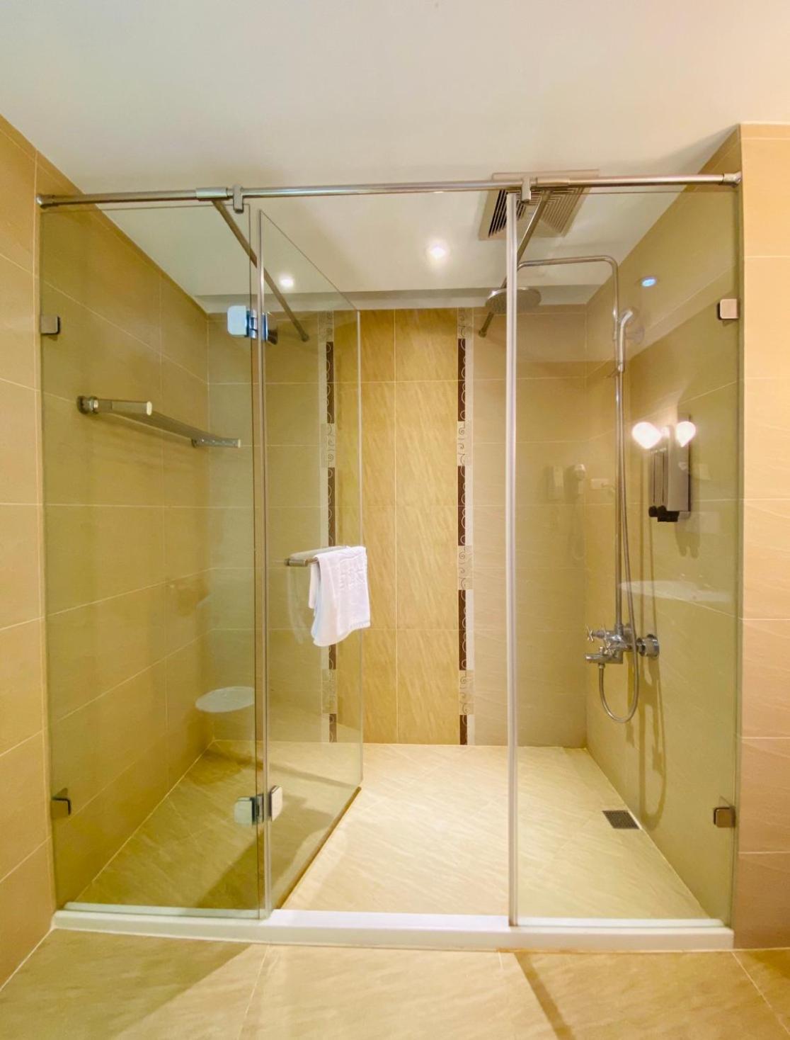 Superior Double Room with Balcony - Photo 12